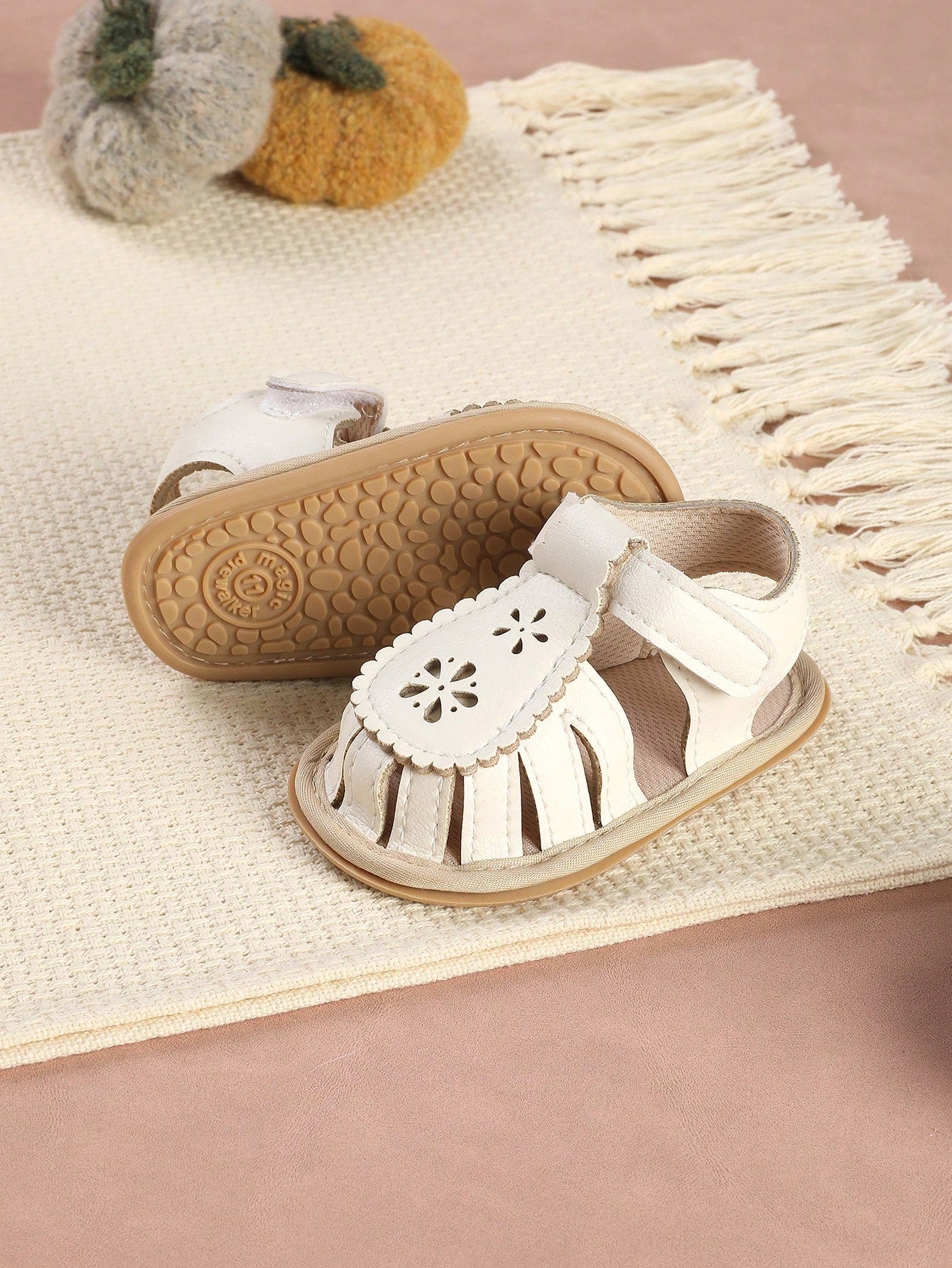1 Pair Infant Lace Hollow Out Minimalist Versatile Sandals Suitable For Summer