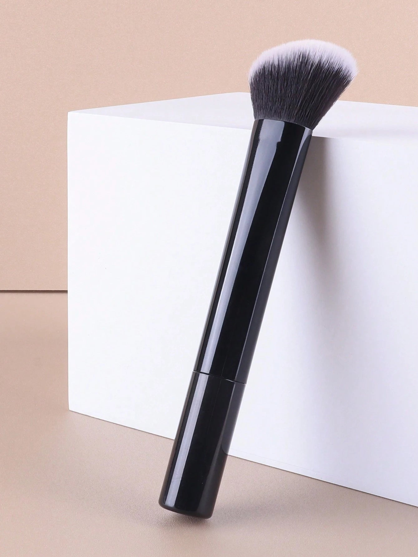 1pc Blush & Contour Brush, Perfect For Cheeks, Forehead, Chin, Nose, Blending & Sculpting, Suitable For Powder, Liquid, Cream,Foundation Brush,Concealer Brush,Blush Brush,Contour Brush,Blush Brush,Bro