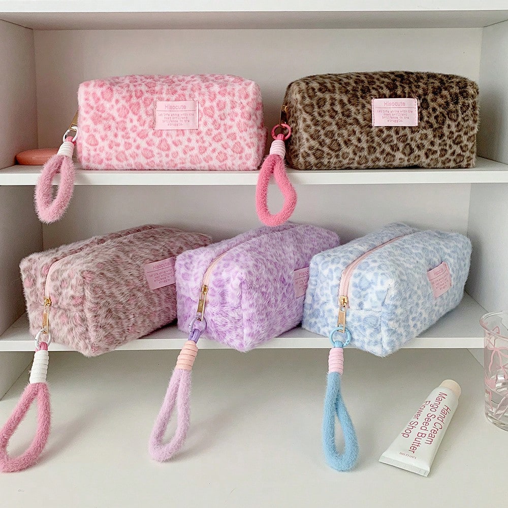 1pc Leopard Print Plush Makeup Bag With Convenient Handle, Warm In Winter. Available In Multiple Colors, This Multi-Functional Storage Bag Can Also Be Used To Store Makeup Brushes, Skincare Products
