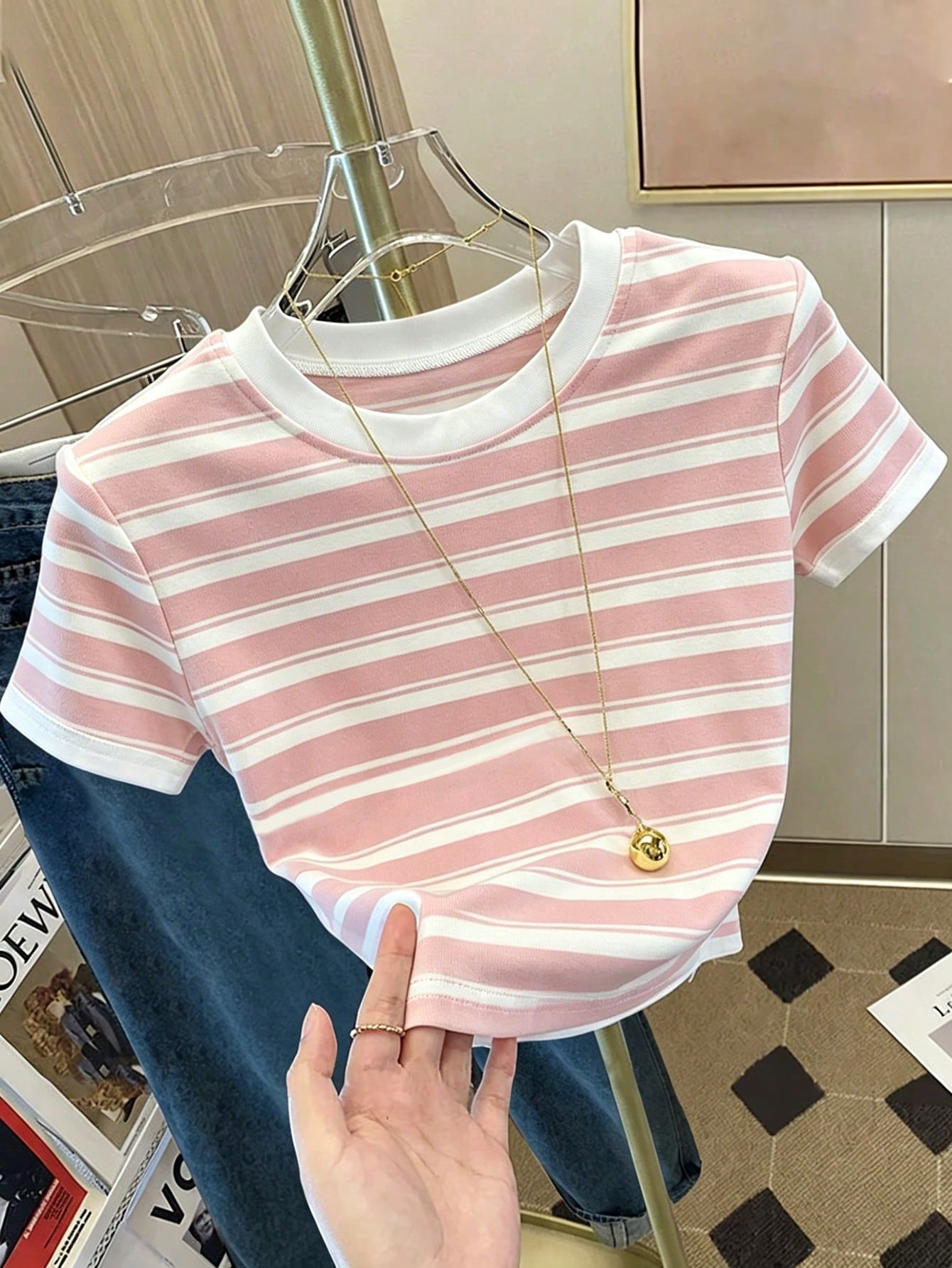 Resyla Women's Fashion Versatile Striped Digital Print Fitted Short Sleeve T-Shirt, All-Over Print T-Shirt, Striped T-Shirt, Undershirt, Casual Wear T-Shirt