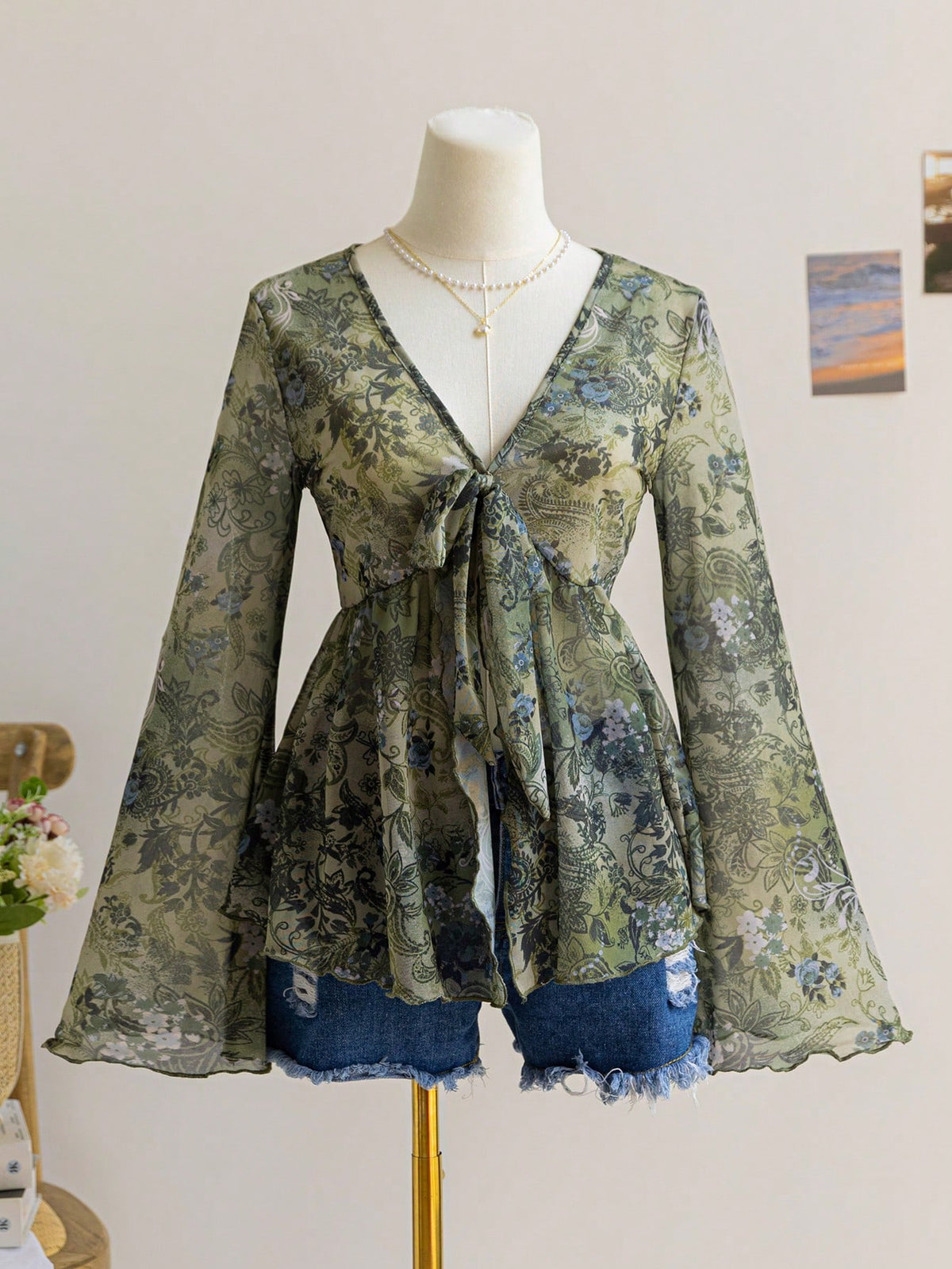Soleia Women's Retro Green Floral V-Neck Lace-Up Bowknot Flared Sleeve Asymmetrical Hem Top,Summer Boho Holiday Tea Party Holiday Halloween Concert Christmas