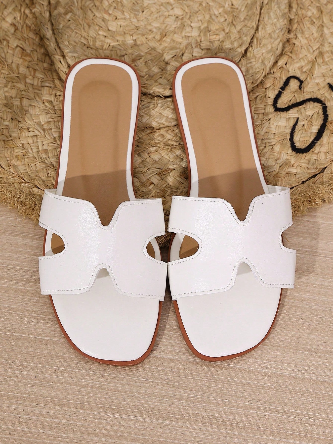Women's Summer Flat Versatile Fashion Minimalist Lightweight Outdoor Comfortable Soft Open Toe Slides Sandals Beach Shoes