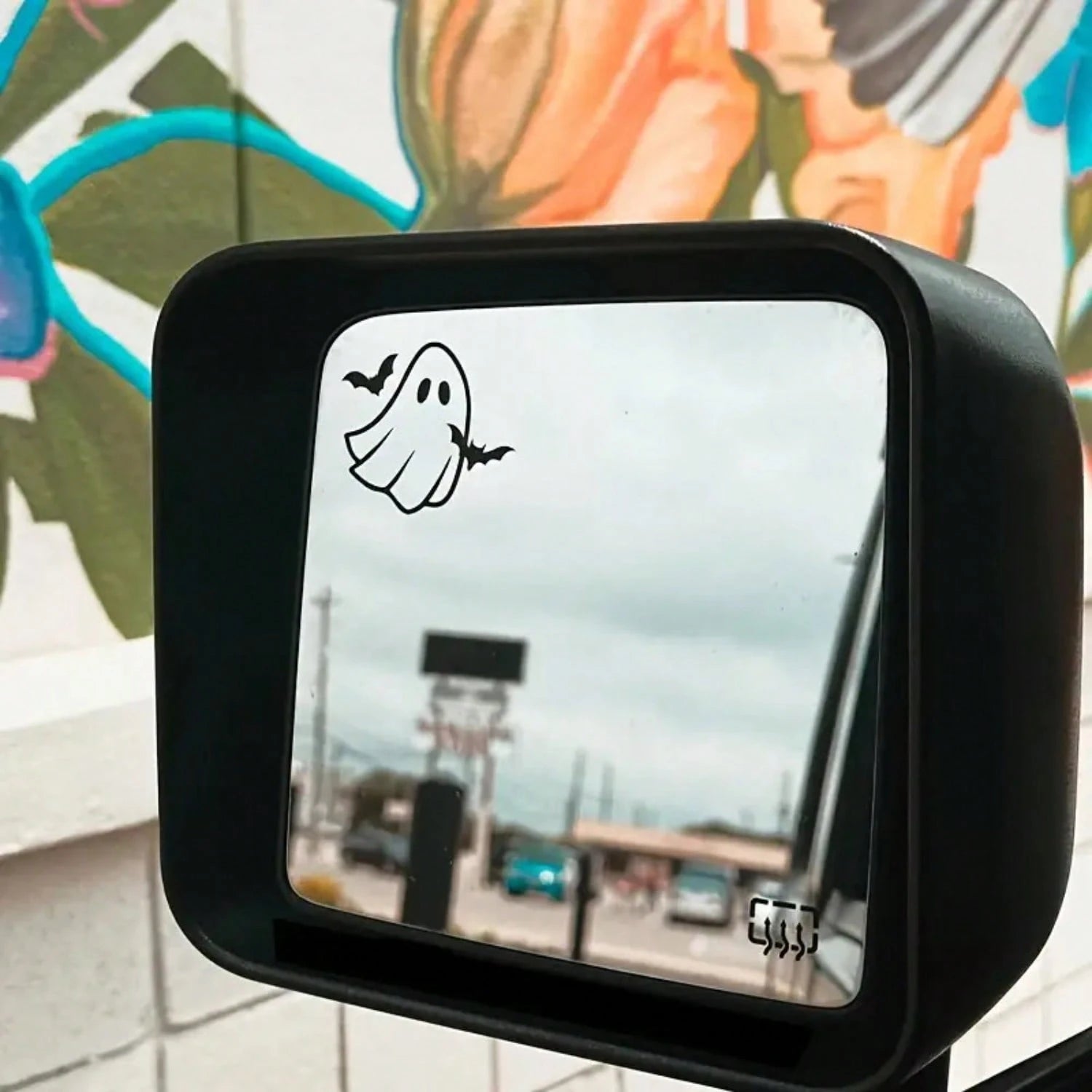 1/2/5pcs Minimalist Ghost Bat Rearview Mirror Car Vinyl Stickers,Cute Simple Line Art Ghost With Tiny Bats Design,Waterproof Removable Rear View Mirror Decor Stickers,Spooky Halloween Mini Ghost Bat C