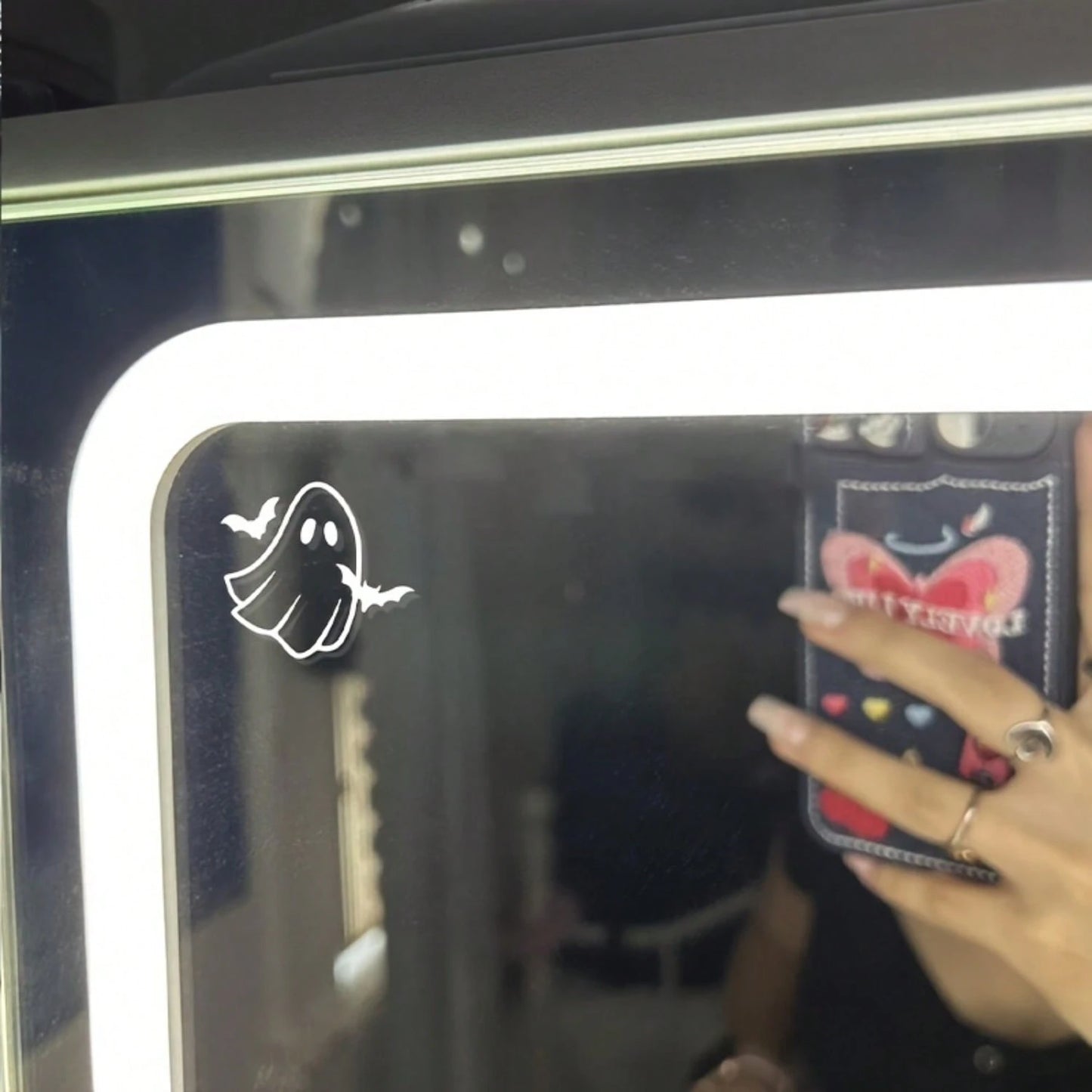 1/2/5pcs Minimalist Ghost Bat Rearview Mirror Car Vinyl Stickers,Cute Simple Line Art Ghost With Tiny Bats Design,Waterproof Removable Rear View Mirror Decor Stickers,Spooky Halloween Mini Ghost Bat C