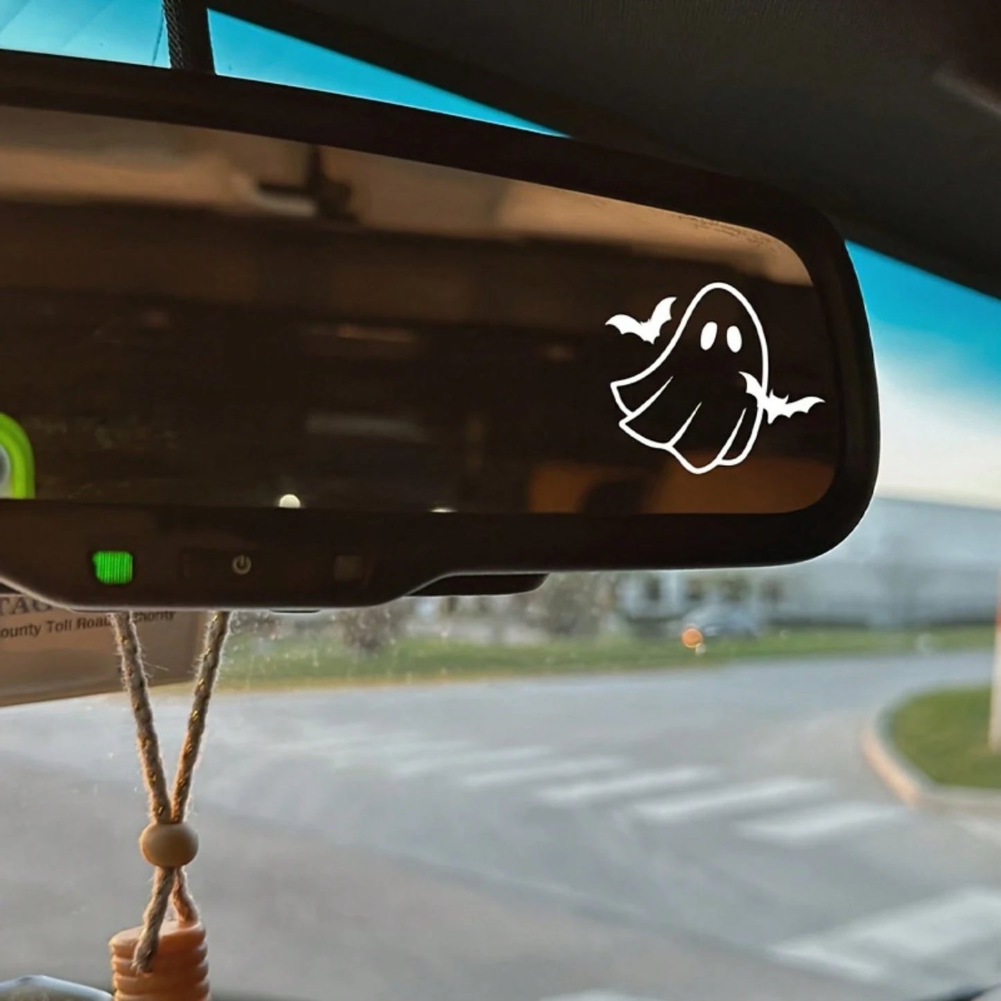 1/2/5pcs Minimalist Ghost Bat Rearview Mirror Car Vinyl Stickers,Cute Simple Line Art Ghost With Tiny Bats Design,Waterproof Removable Rear View Mirror Decor Stickers,Spooky Halloween Mini Ghost Bat C