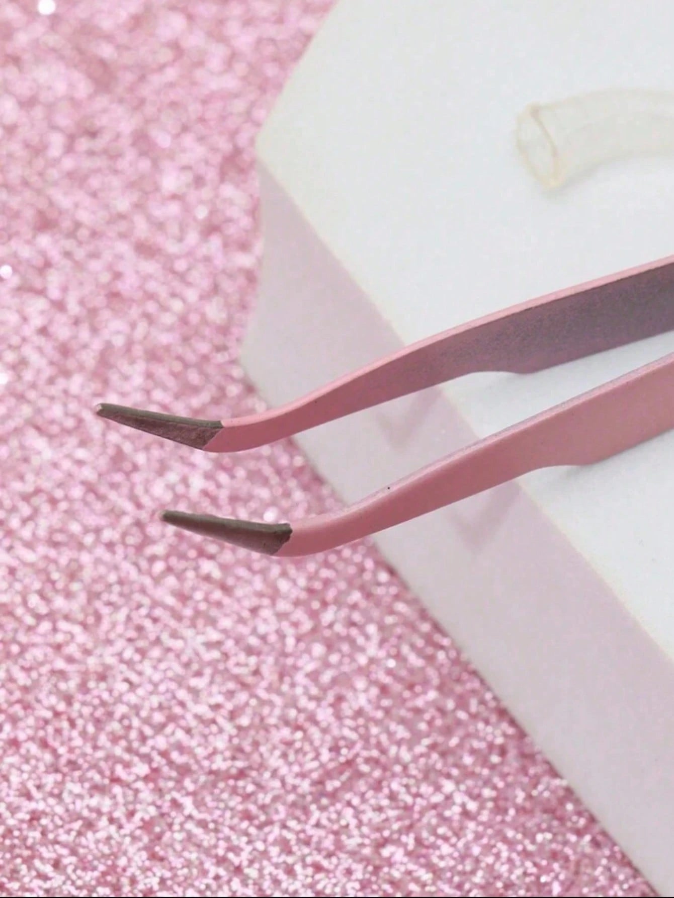 1-5pcs Pink Minimalist Eyelash Tweezers, Straight & Angled Tips, Two Styles Available, Finely Designed To Meet Various Needs. Thickened Steel Material, High Hardness, Good Elasticity, Durable. Comes W