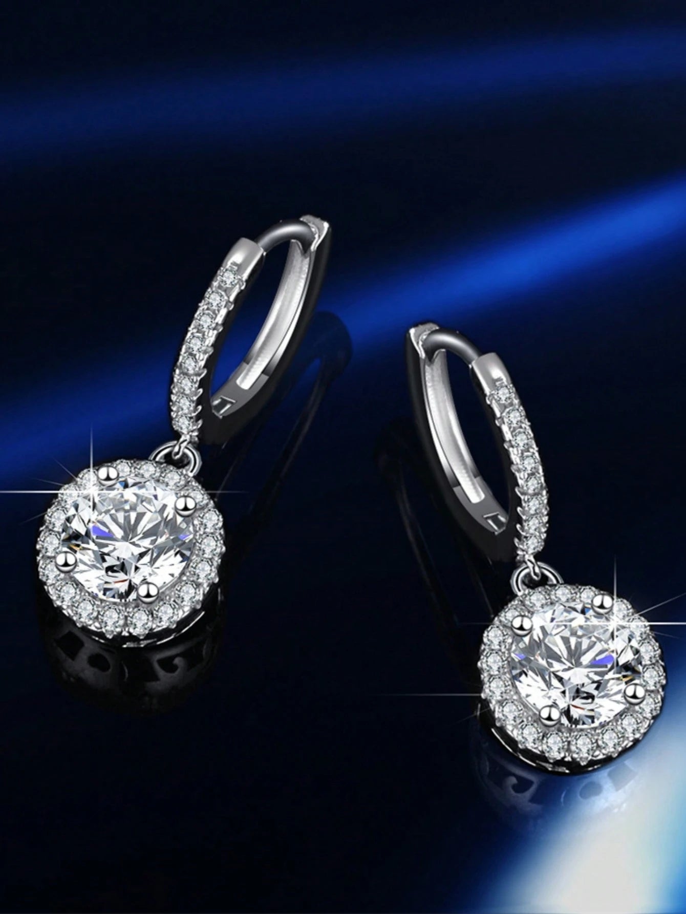 1 Pair 2 Carat D Color VVS Moissanite Earrings With GRA Certificate, Classic Fashion Luxury Elegant S925 Sterling Silver Plated White Gold Geometric Round Halo Stud Earrings, Main Stone 1 Carat Per Ea