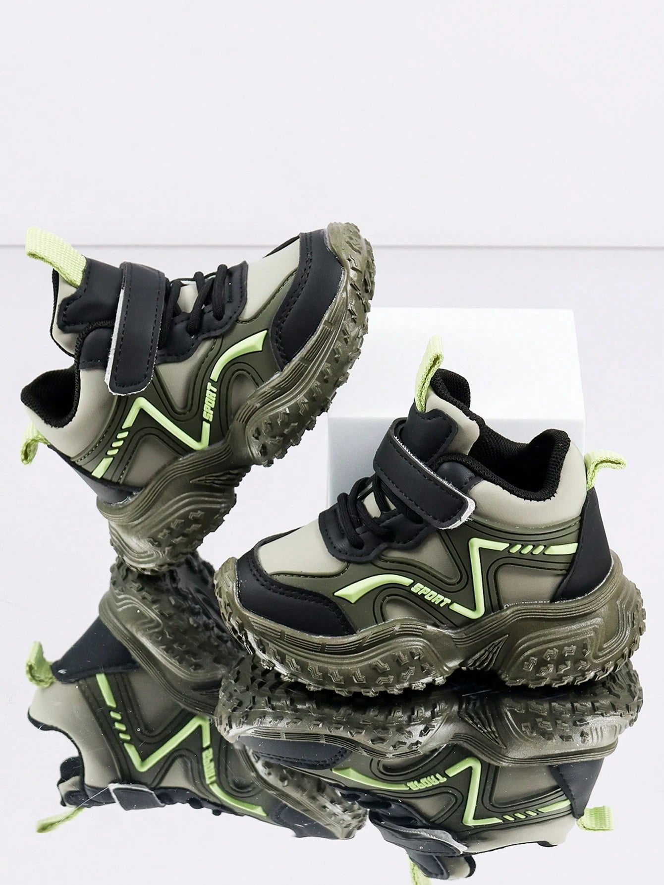 1 Pair Baby Sports Shoes Spring Autumn Fashion New Children's White Sneakers Soft Sole Anti-Slip Boys Casual Board Shoes Infant Breathable Shoes Soft Upper Breathable Sports Shoes, Suitable For Boys A