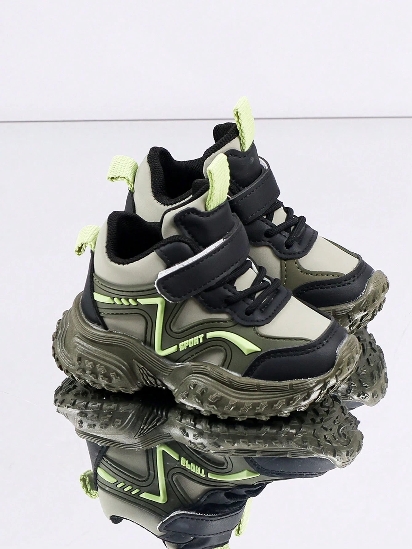 1 Pair Baby Sports Shoes Spring Autumn Fashion New Children's White Sneakers Soft Sole Anti-Slip Boys Casual Board Shoes Infant Breathable Shoes Soft Upper Breathable Sports Shoes, Suitable For Boys A