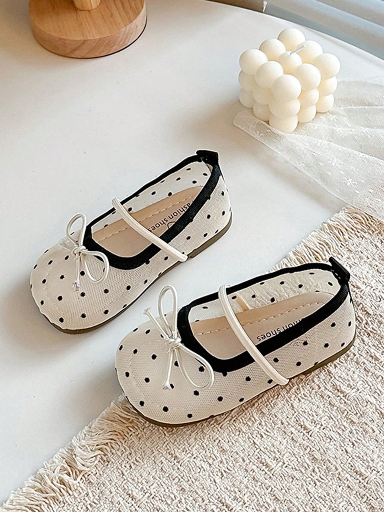 1 Pair Girls Fireworks Mesh Hollow Out Soft Sole Flat Shoes, Toddler/Kids Fashion Hollow Out Sandals Casual Shoes, Bow Knot Hanfu Shoes, Spring/Summer Style (Please Purchase According To Size Chart In