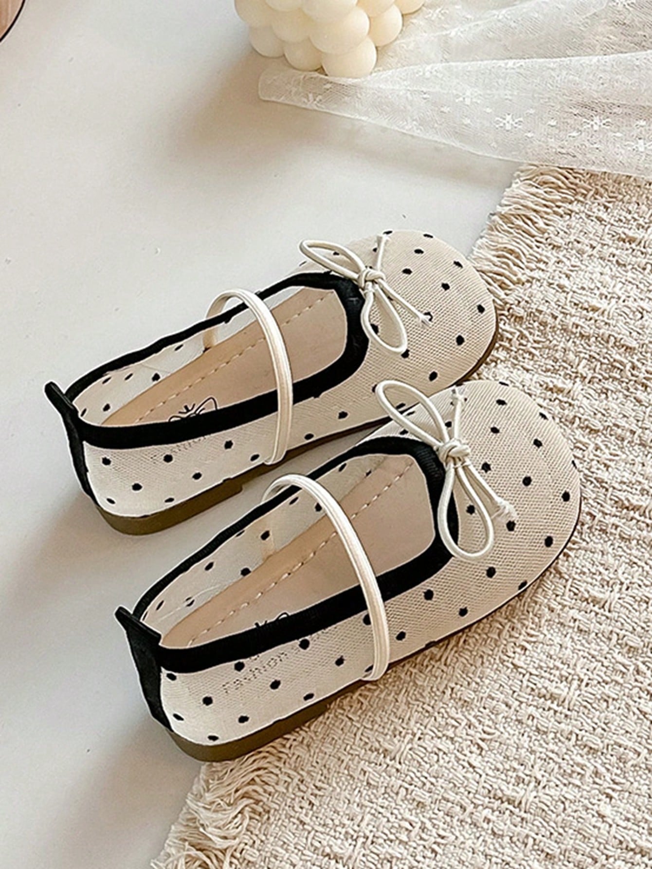 1 Pair Girls Fireworks Mesh Hollow Out Soft Sole Flat Shoes, Toddler/Kids Fashion Hollow Out Sandals Casual Shoes, Bow Knot Hanfu Shoes, Spring/Summer Style (Please Purchase According To Size Chart In