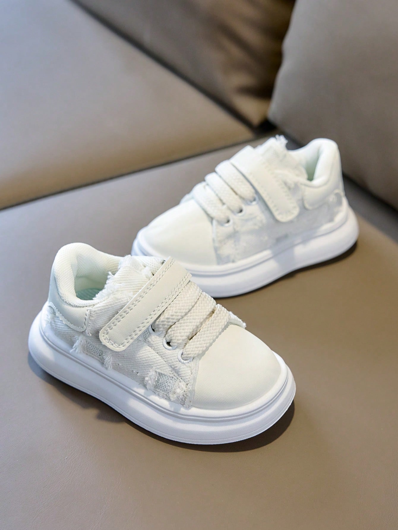 1 Pair Kids' Sports Shoes, Boys' & Girls' Fashion Versatile Casual Shoes, Hook And Loop Closure Outdoor Shoes