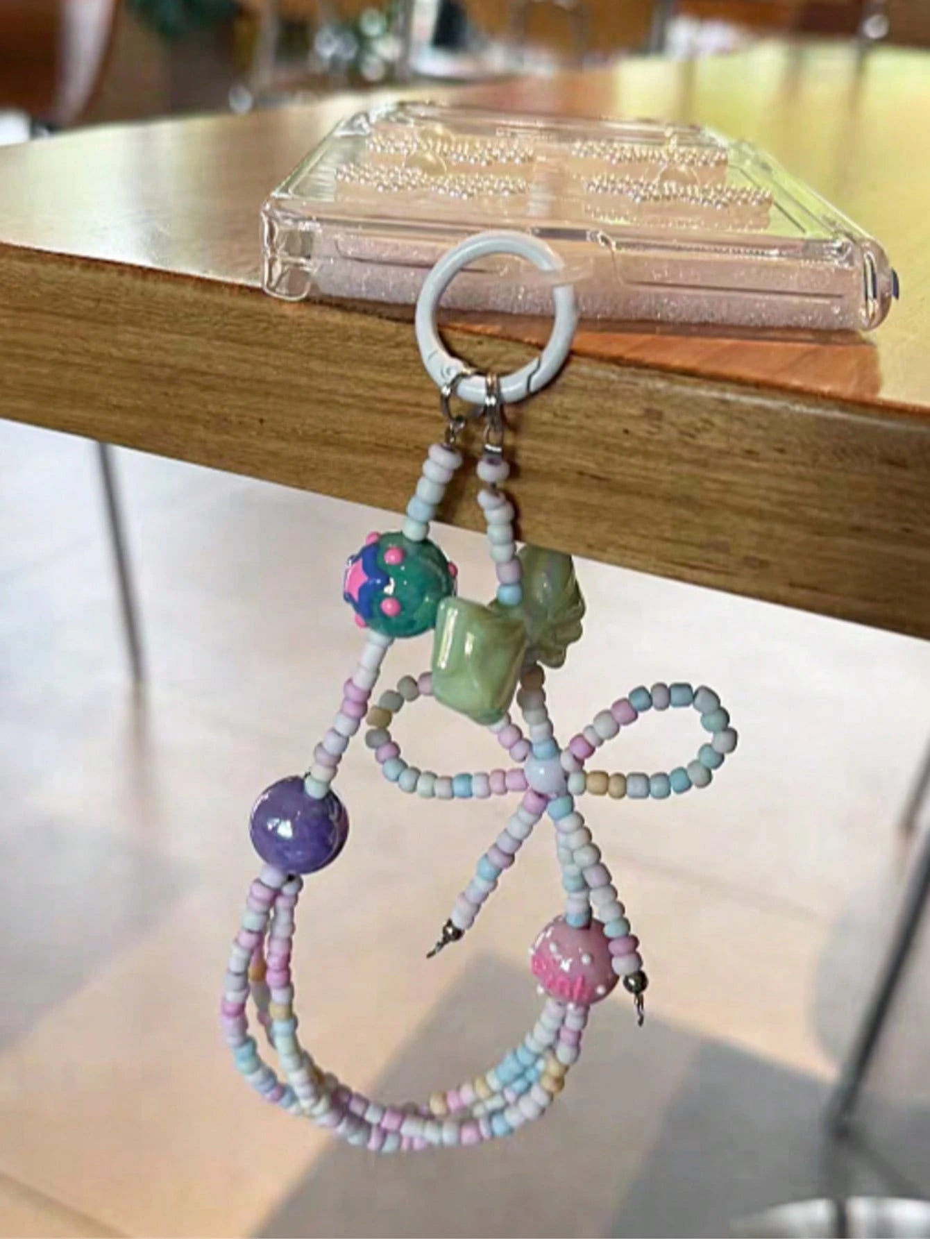 1 Piece Cute Bow Flower Y2K Beaded Mobile Phone Hanger String Simple Short Mobile Phone Headband Earrings Camera Chain Pendant Accessories Gift For Mother, Family, Friends Birthday, Festival Mobile Ph