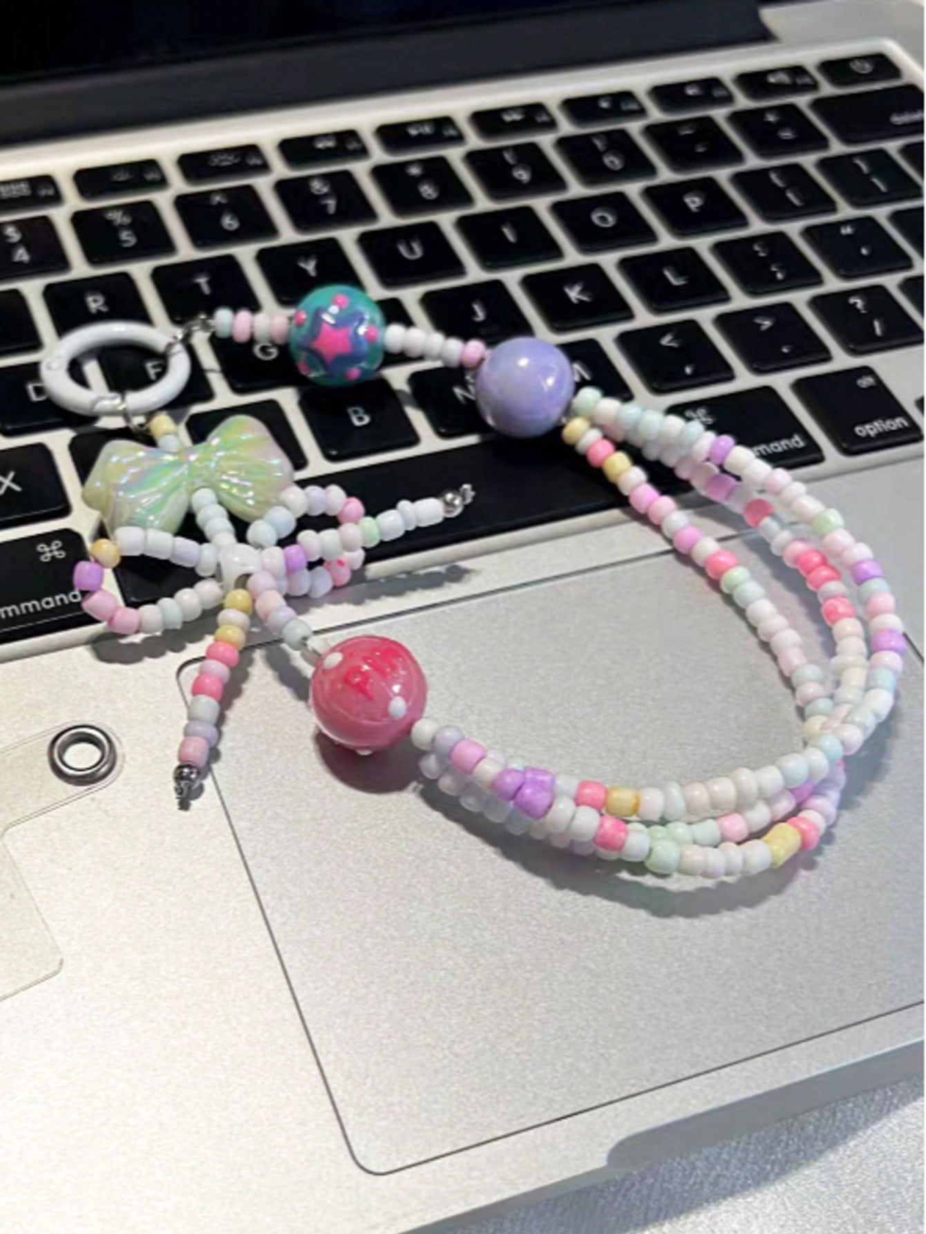 1 Piece Cute Bow Flower Y2K Beaded Mobile Phone Hanger String Simple Short Mobile Phone Headband Earrings Camera Chain Pendant Accessories Gift For Mother, Family, Friends Birthday, Festival Mobile Ph