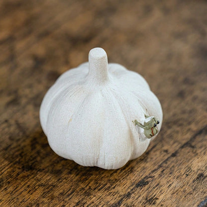 1 Piece Tea Pet Frog Ornament Handmade Simulation Potato Bamboo Shoot Garlic Persimmon Sculpture Tea Set Accessories