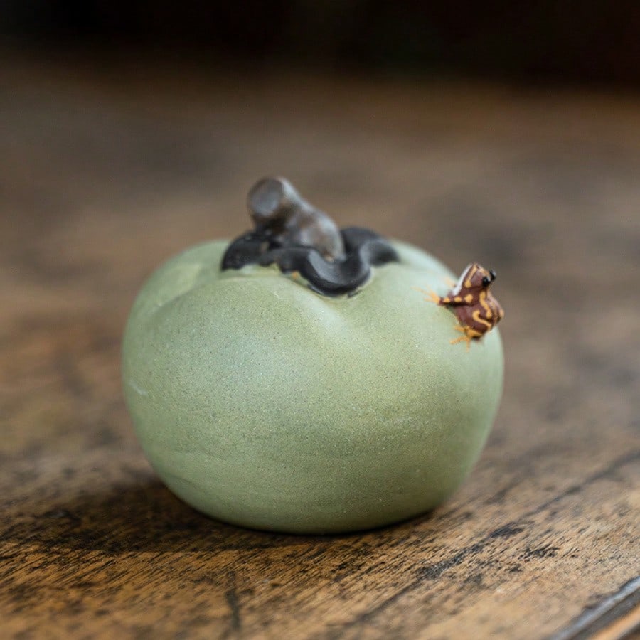 1 Piece Tea Pet Frog Ornament Handmade Simulation Potato Bamboo Shoot Garlic Persimmon Sculpture Tea Set Accessories