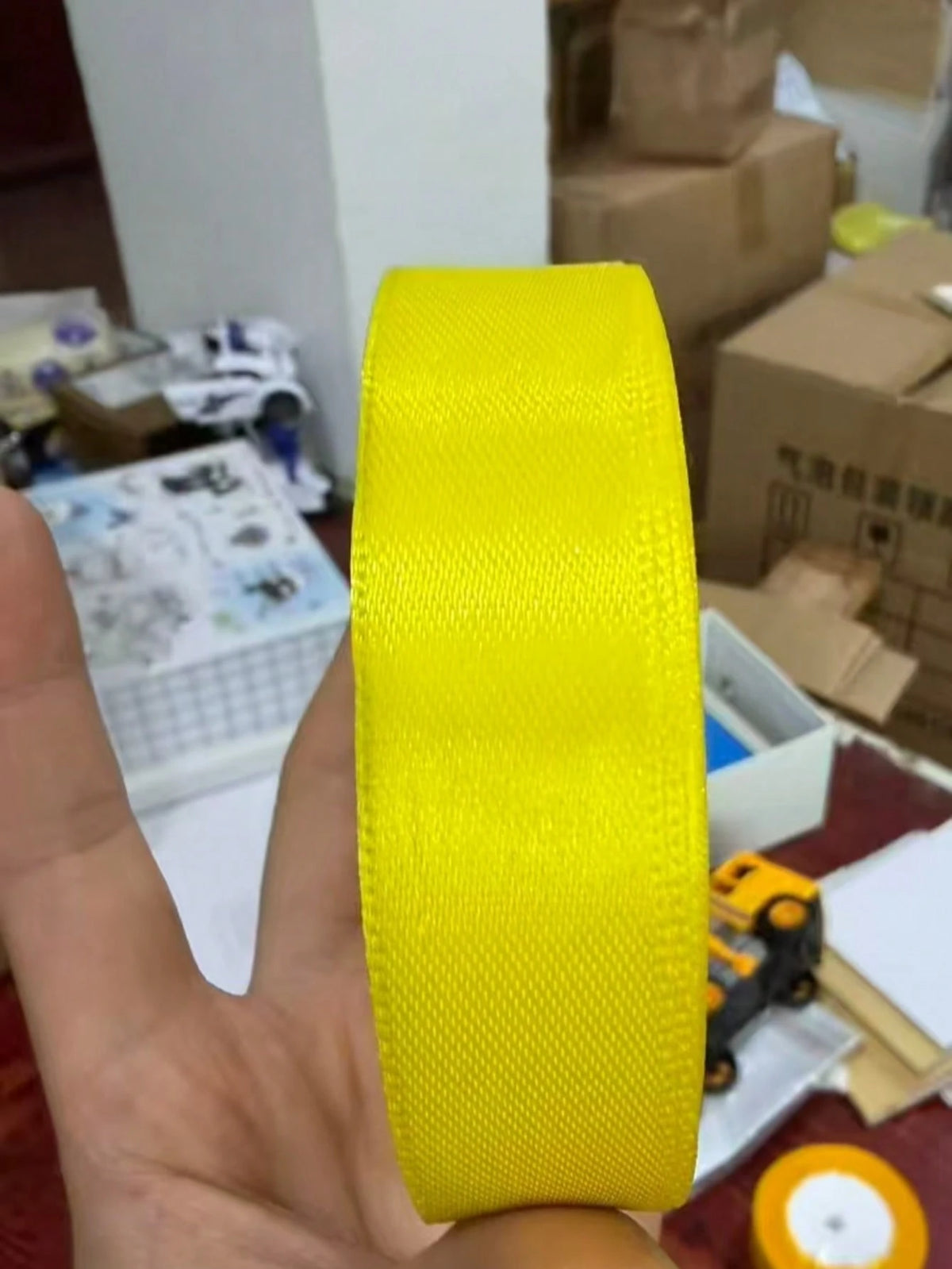 1 Roll Of Polyester Satin Ribbon- Gift Box, Candy Box, Cake Box, Fresh Flower Decoration Ribbon (Machine Dyed With Slight Color Difference)