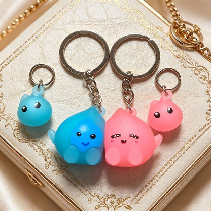 1 Set 4pcs/Pack Little Fireman Glow-In-The-Dark Magnetic Keychain Bag Charm, Cute 3D Exquisite High-End Women's Couple Accessory