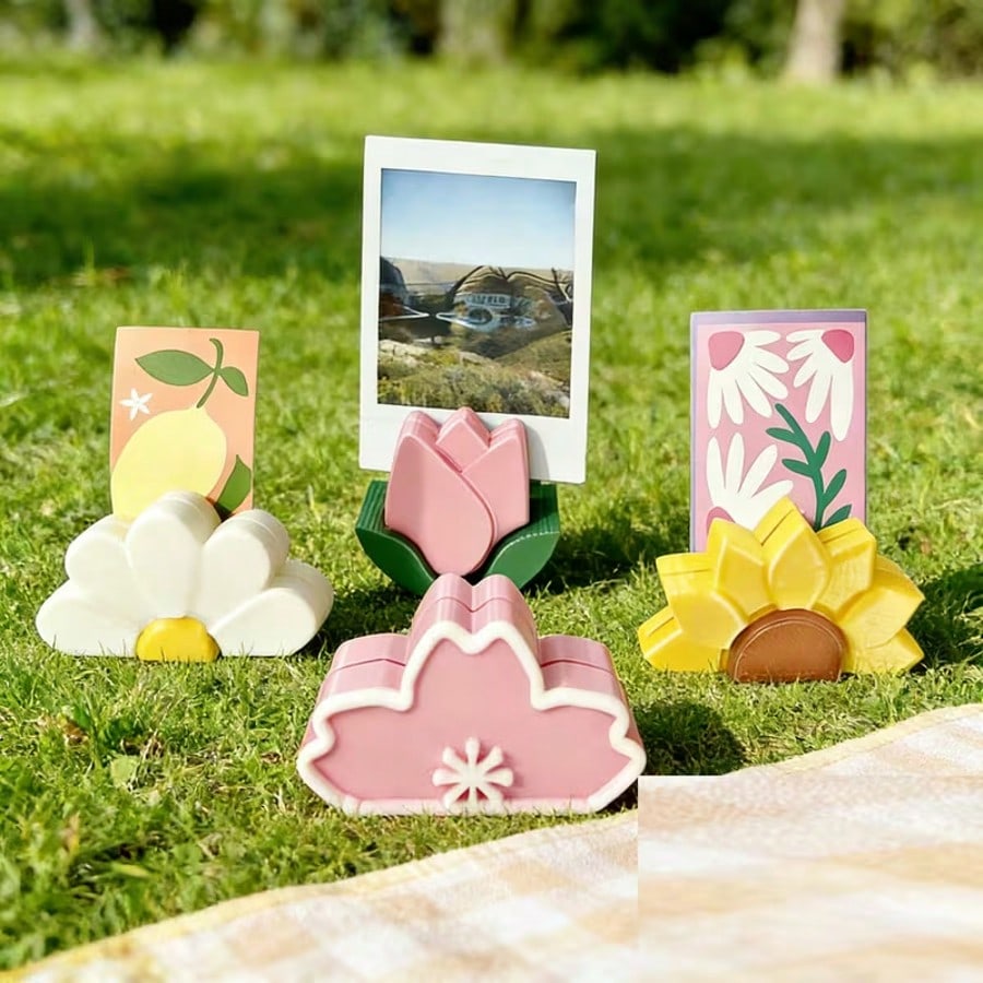 1 Set Floral Decorative Photo Frame, Desktop Photo Frame With Floral Design, Card Display Stand, Cute Desktop Decor, Suitable For Office And Bedroom, Perfect Gift For Home Decoration