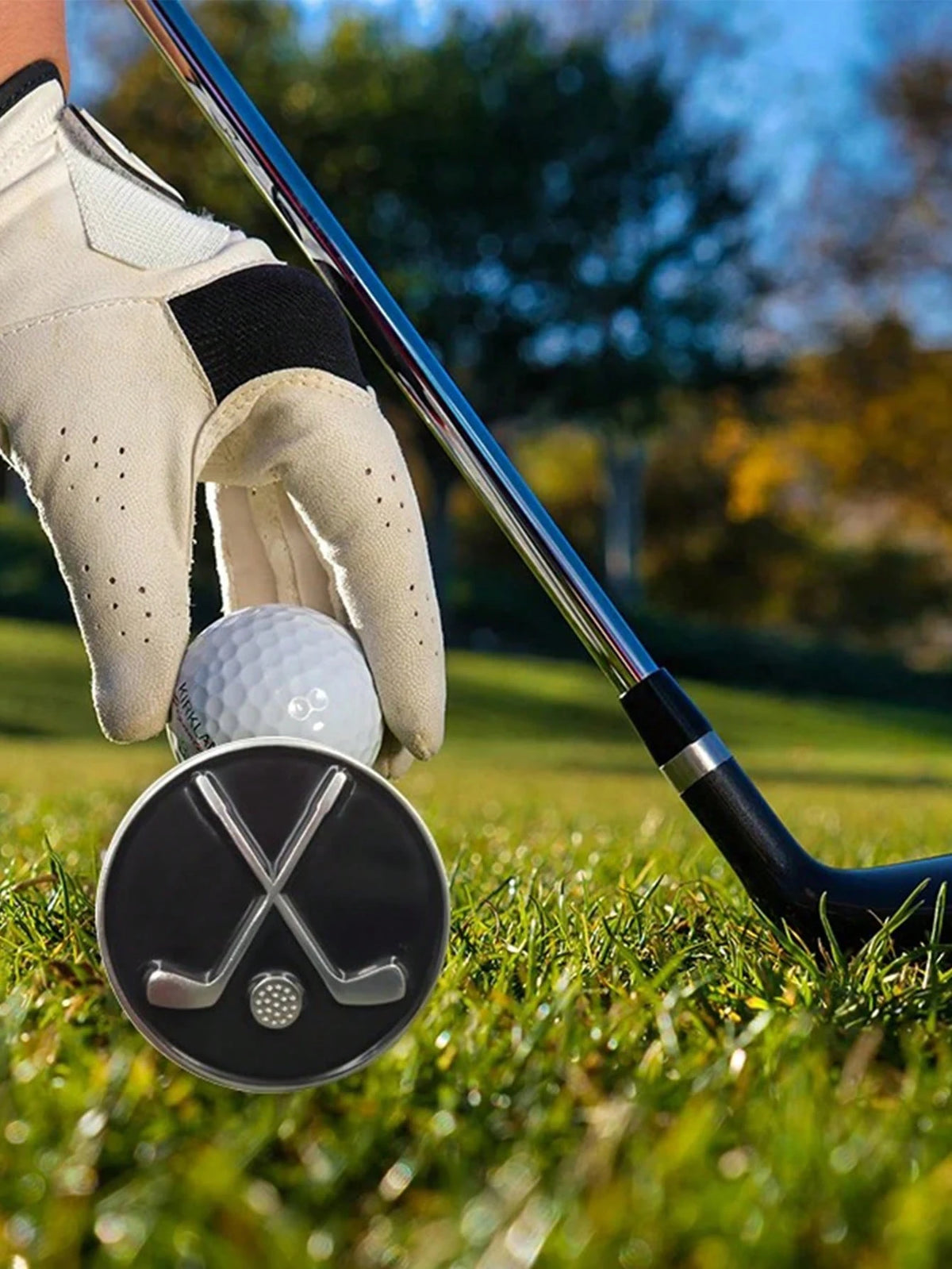 1 To 3 Magnetic Hat Clips. Golf Accessories. Decorated With Wear-Resistant Zinc Alloy. Suitable For Golfers. Color: Light Blue-Green.