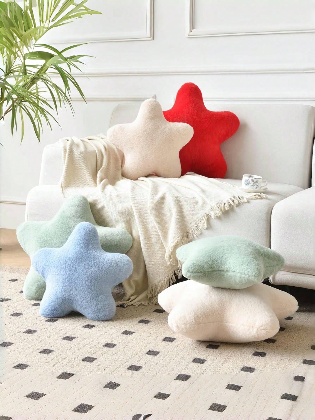 11.81"/15.74" Cute Star Shaped Throw Pillow, Soft Faux Fur Material, Christmas Decoration For Sofa, Bedroom, Living Room, Great Christmas Gift For Family And Friends