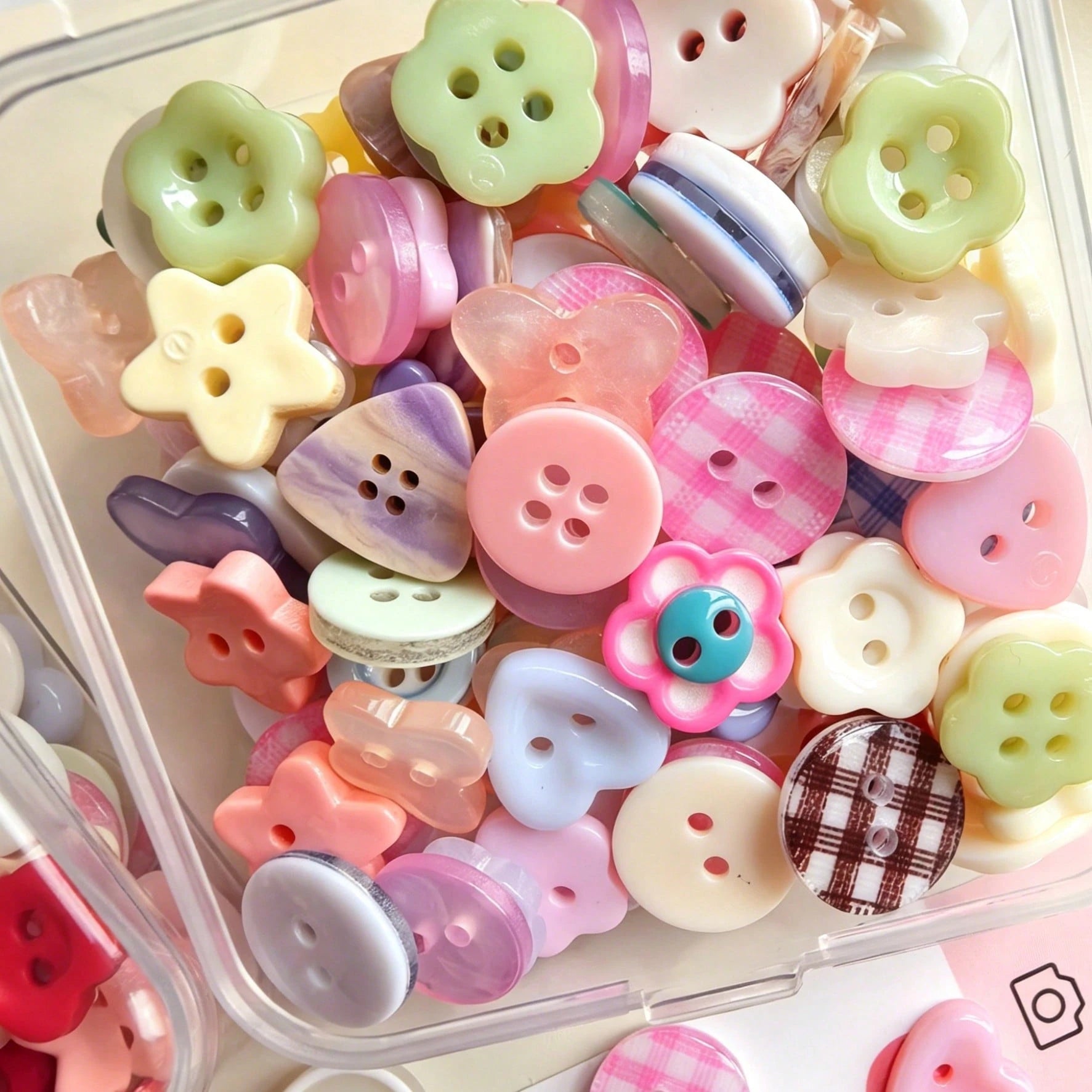 12/24/38/46/56/66/76/88/100/120Pcs/Box Assorted Shapes Heart Flower Star Butterfly Mixed Resin Buttons- Mixed Colors Mixed Styles- Clothing DIY Handmade Sew-On Decorative Buttons