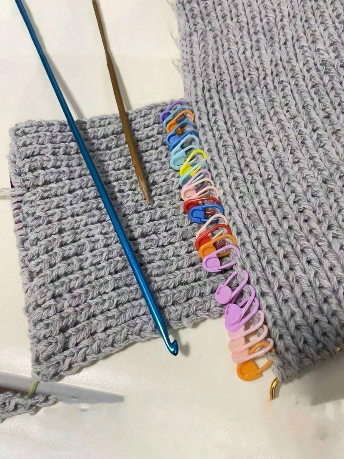 120pcs/Box Crochet Hook Marker Clips With Storage Box, Suitable For Knitting, Crochet And Handmade Craft Sewing Tools (10 Colors Randomly Shipped)