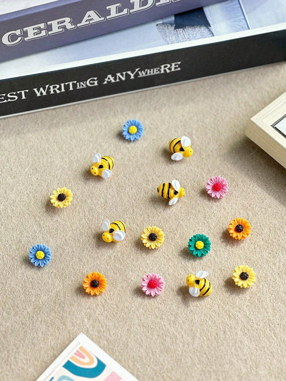 15pcs/Set Colorful Small Bee & Flower Shape Drawing Pins, Suitable For Cork Board, Photo Wall, Whiteboard, Notice Board Back To School,Back To School,School Supplies