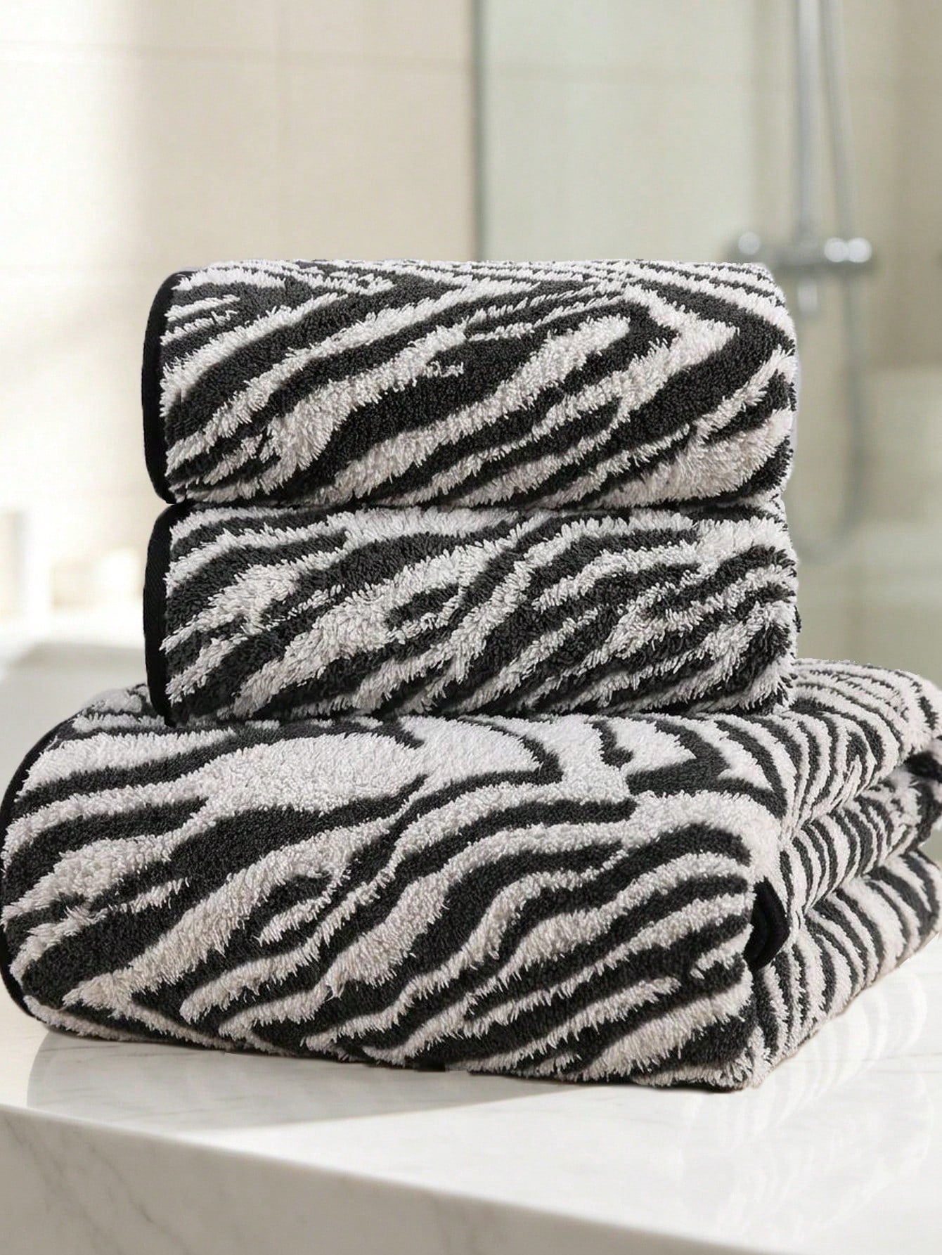 1pc/2pcs Approx. 13*30in/28*55in Thickened Zebra Stripe Coral Fleece Face Towel And Bath Towel, Super Soft, Absorbent, Quick Drying, Suitable For Swimming, Spa, Home Bathroom Shower, Back To School