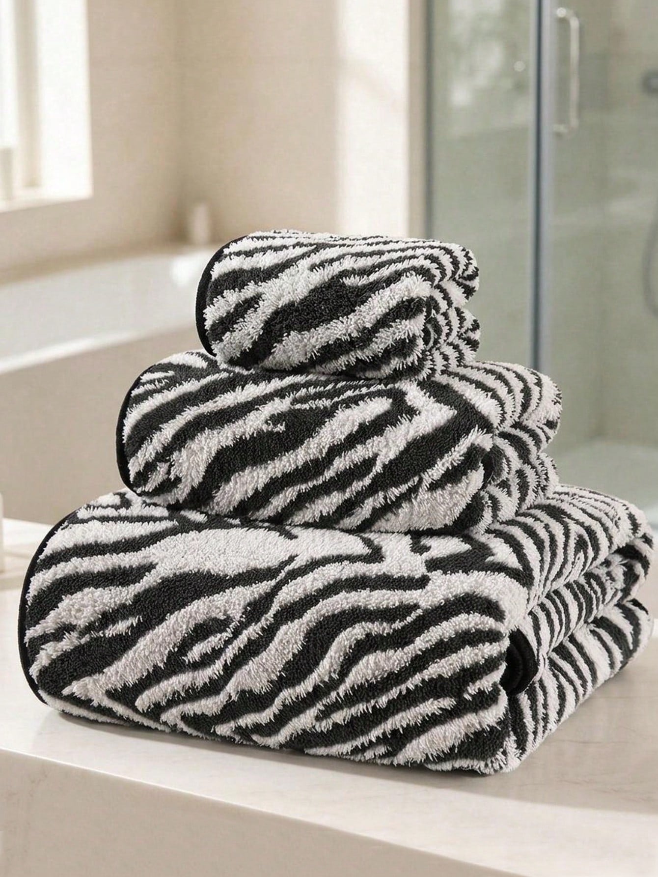 1pc/2pcs Approx. 13*30in/28*55in Thickened Zebra Stripe Coral Fleece Face Towel And Bath Towel, Super Soft, Absorbent, Quick Drying, Suitable For Swimming, Spa, Home Bathroom Shower, Back To School