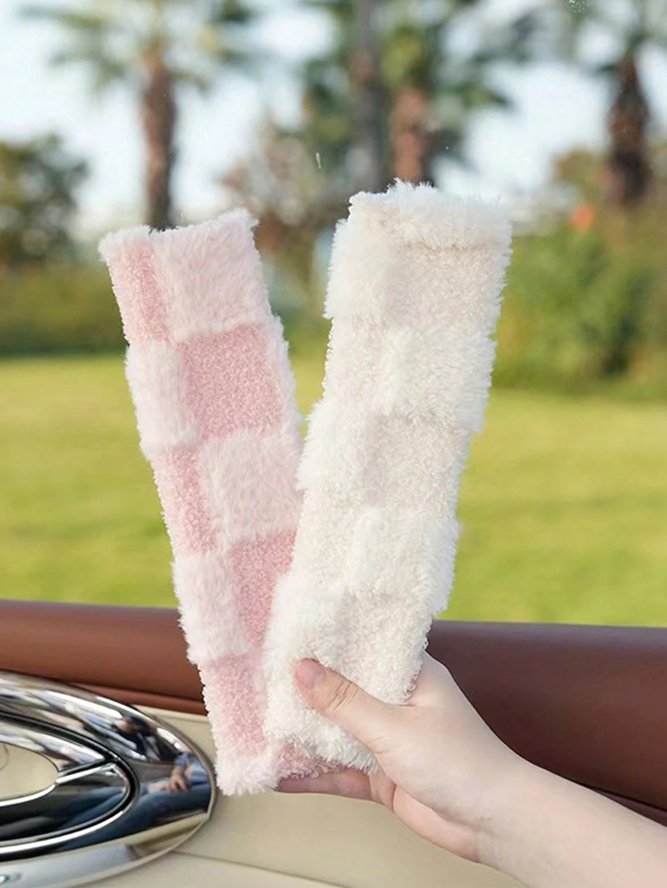 1pc/2pcs Plush Comfortable Car Seat Belt Shoulder Cover Auto Belt Protection Pads, Suitable For All Seasons, Women