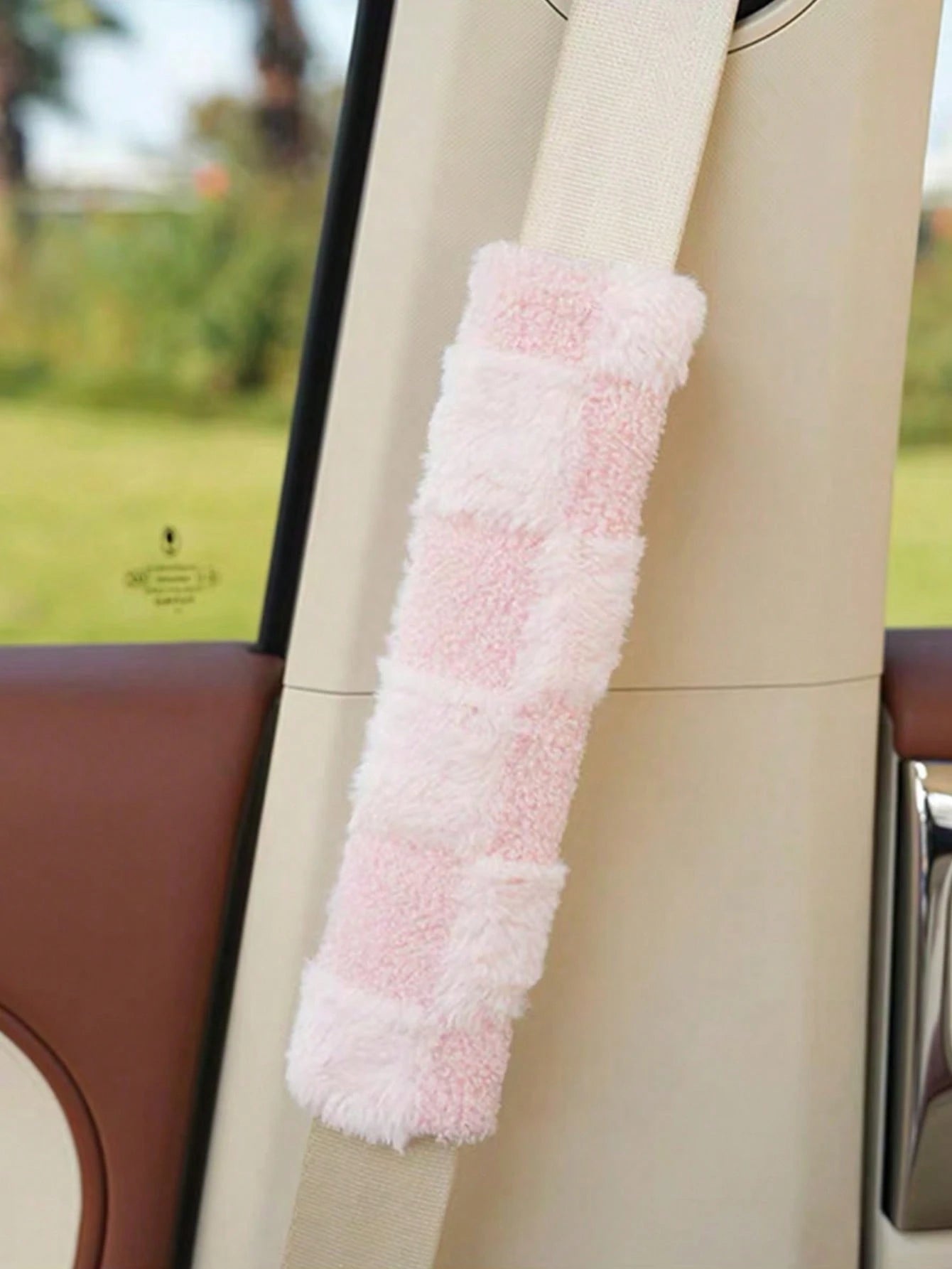1pc/2pcs Plush Comfortable Car Seat Belt Shoulder Cover Auto Belt Protection Pads, Suitable For All Seasons, Women