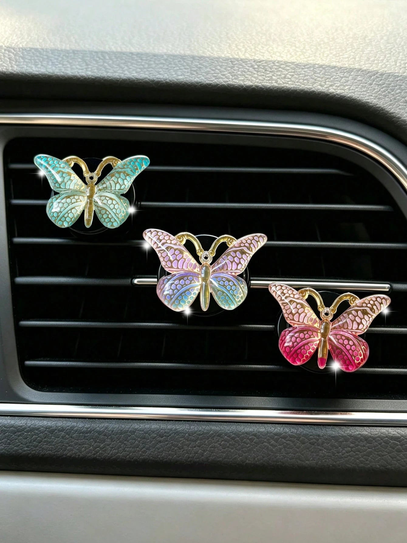 1pc/3pcs Colorful Gradient Butterfly Car Air Vent Clip, Car Air Vent Aromatherapy Clip Decoration Ornament
