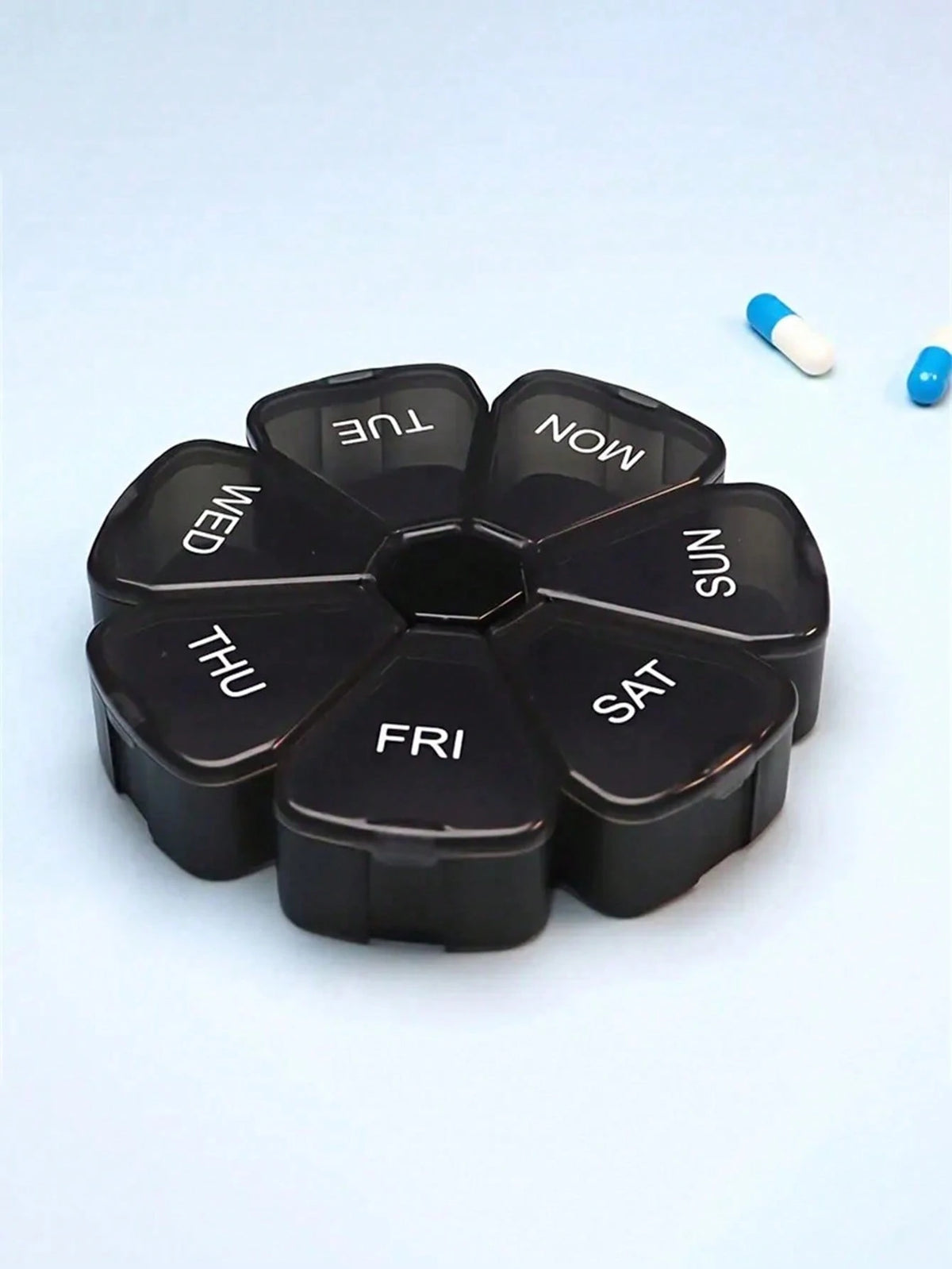 1pc 7-Day 7-Compartment Large Capacity PP Pill Box, Portable One-Time-A-Day Travel Pill/Vitamin/Fish Oil Organizer, Petal Shaped Transparent 7-Color Pill Case, Medicine Storage Box
