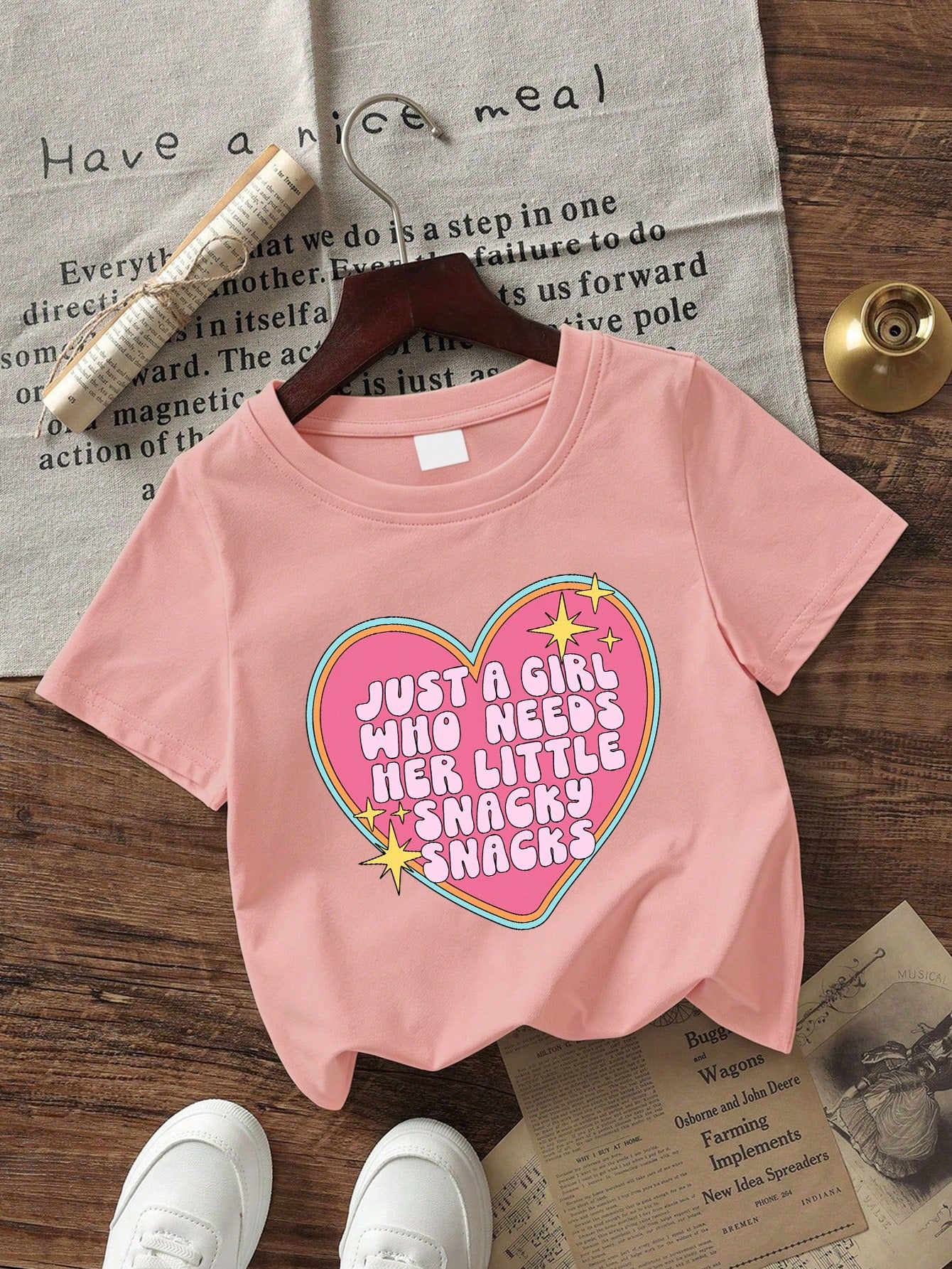1pc Baby Girls' Retro Sweet T-Shirt, "Just A Girl Who Needs Her Little Snacky Snacks" Print, Short Sleeve, Soft And Comfortable Fabric, Tee