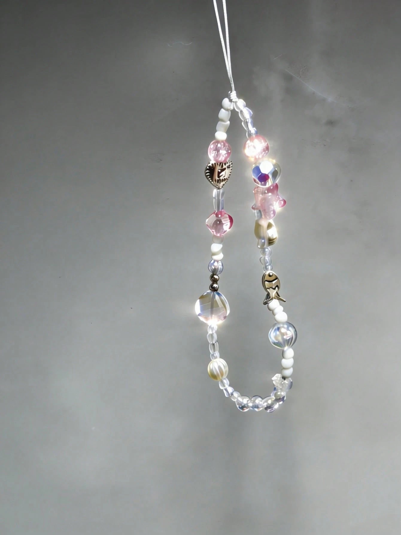 1pc Beaded Phone Chain, Acrylic Crystal Heart Fish Charm Phone Lanyard, Wrist Strap Phone Accessory, Anti‑Lost Handmade Bead Keychain, Ideal Gift For Girls Daily Decor