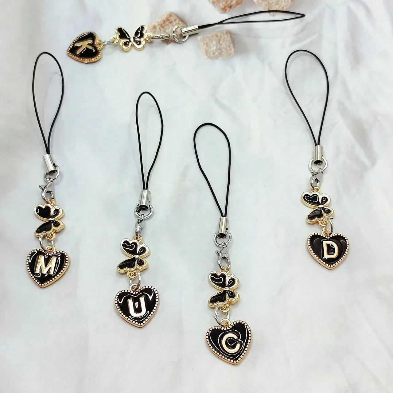 1pc Black Butterfly Letter Phone Charm, Decoration, Suitable For Holidays, Gift For Couple, Family, Romantic Gift, Phone Decor, Elegant Design, Fashion Accessory, Delicate Details, Commemorative Acces