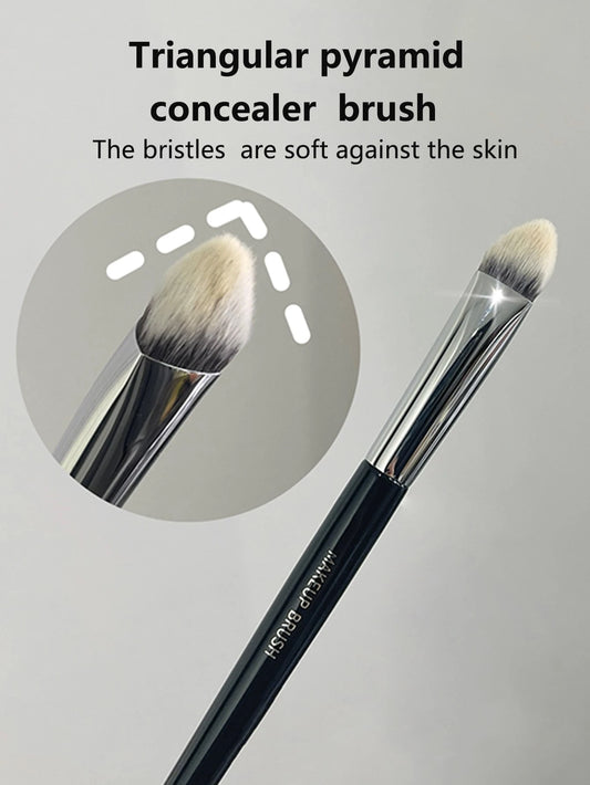 1pc Black Triangular Concealer Brush For Acne, Dark Circles, Tear Troughs, Highlighting And Detailing,Foundation Brush,Concealer Brush,Blush Brush,Contour Brush,Blush Brush,Bronzer Brush,Powder Brush