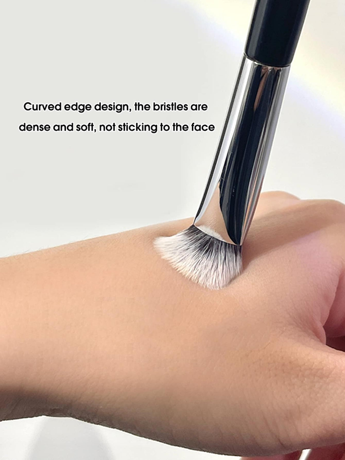 1pc Black Triangular Concealer Brush For Acne, Dark Circles, Tear Troughs, Highlighting And Detailing,Foundation Brush,Concealer Brush,Blush Brush,Contour Brush,Blush Brush,Bronzer Brush,Powder Brush
