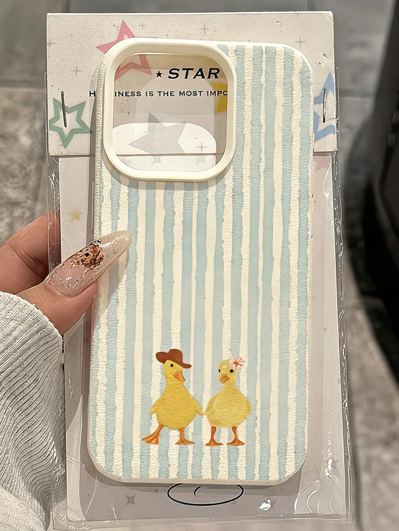 1PC Blue Striped Little Duck Litchi Texture Women's Phone Case Compatible With 17Promax/16Pro/15plus/14Pro/13Promax/12Pro/11 Protective Shell Minimalist
