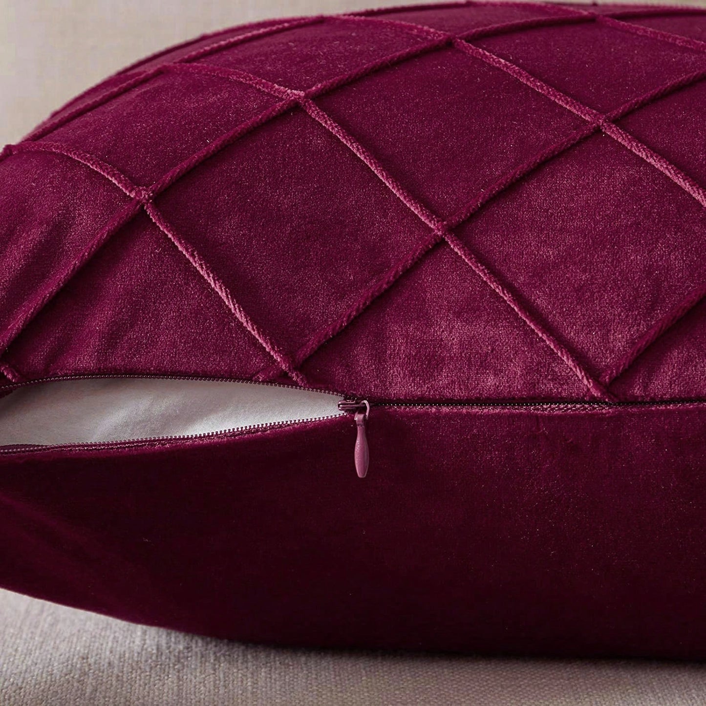 1pc Burgundy Pintuck Cushion Cover, Minimalist Chemical Fiber Decorative Throw Pillow Case Without Filler For Sofa