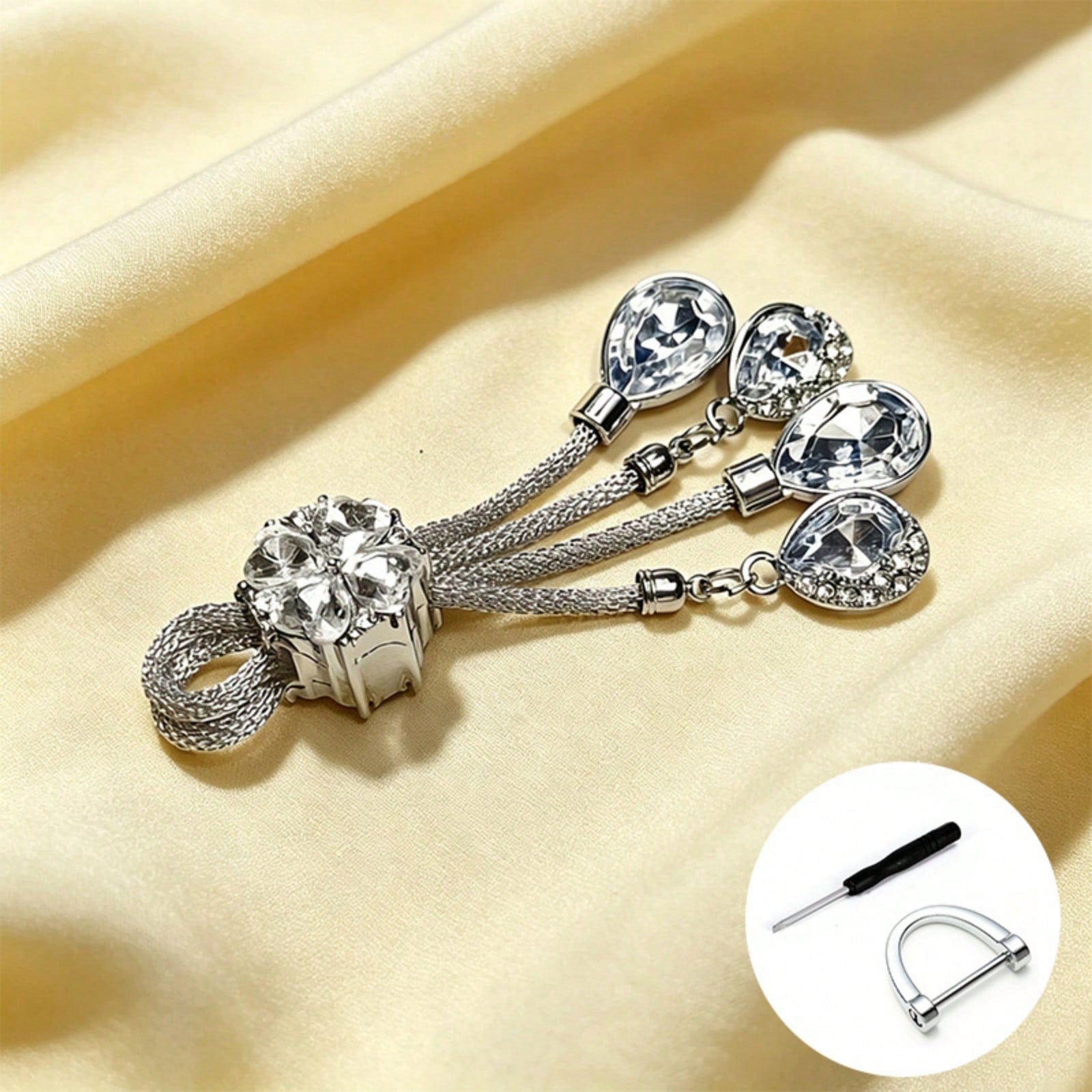 1pc Car Keychain Reflective Crystal Effect Keychain Bag Decoration Car Key Accessory Sparkling Keychain Accessory (With Key Installation Tool) Backpack Decor