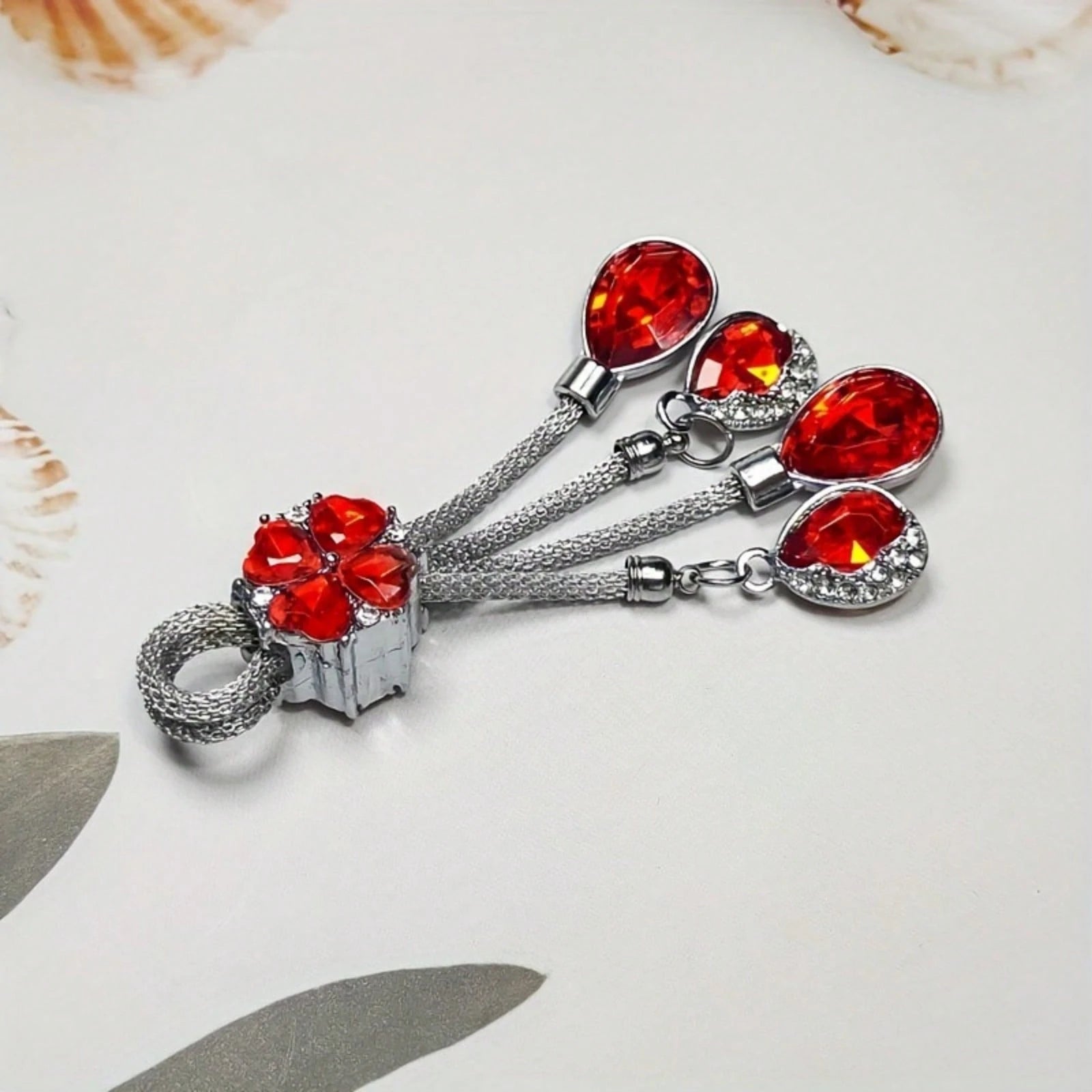 1pc Car Keychain Reflective Crystal Effect Keychain Bag Decoration Car Key Accessory Sparkling Keychain Accessory (With Key Installation Tool) Backpack Decor