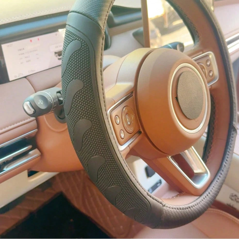 1pc Fashionable Leather Inner Ring Steering Wheel Cover, All-Season Universal Anti-Slip Car Interior Grip Cover