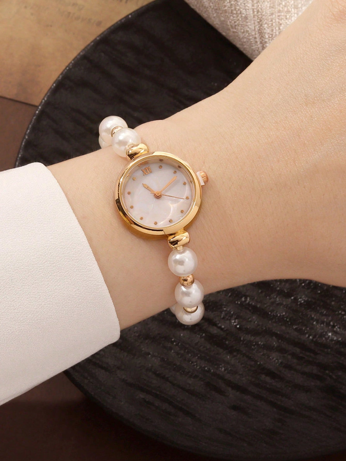 1pc Fashionable & Sweet Women's Watch, Versatile Round Dial, Pearl Chain Strap, Suitable For Holidays, Parties, Weddings, Back To School, Christmas, Thanksgiving, Halloween, Easter And Other Occasions