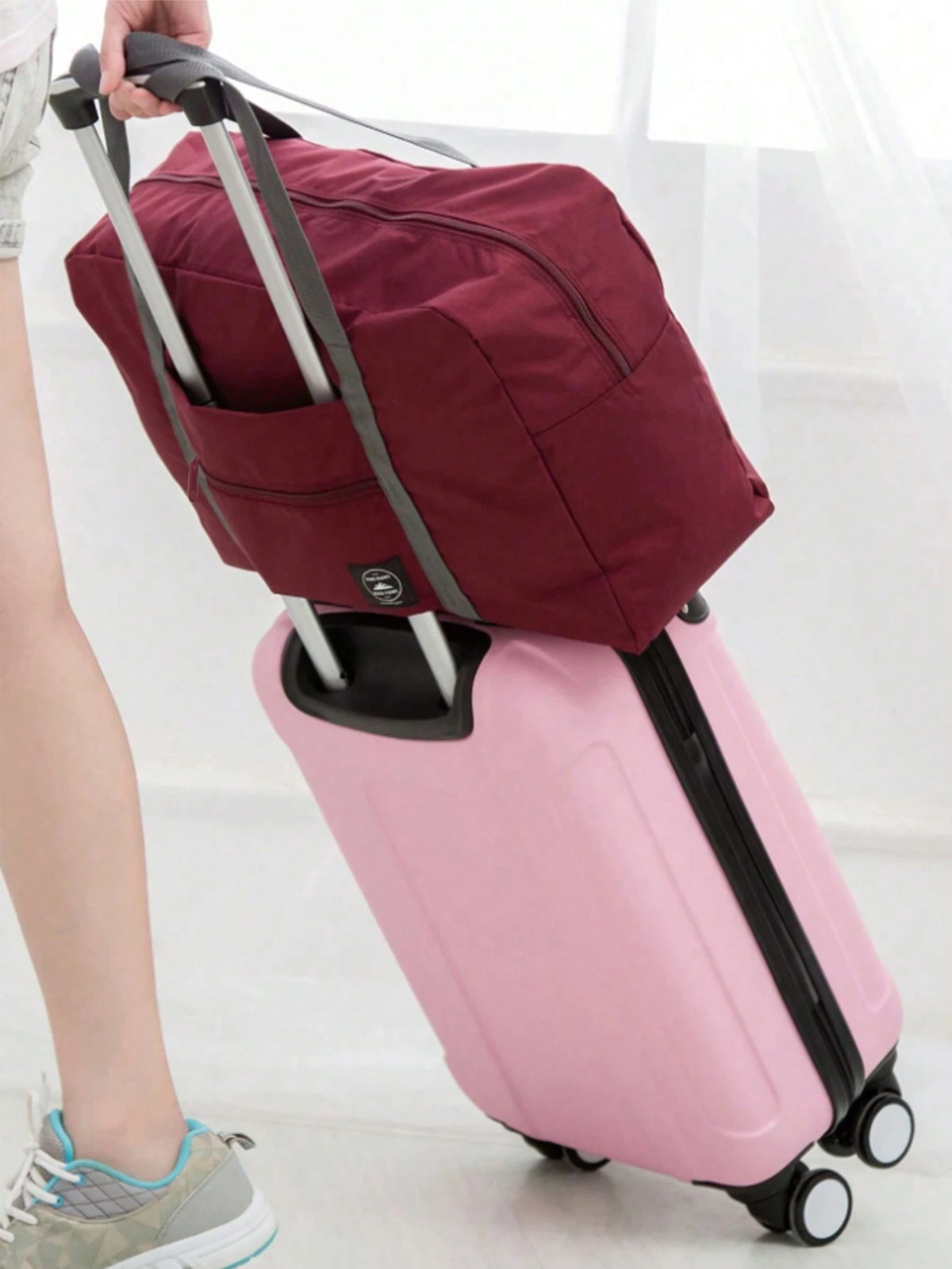 1pc Foldable Travel Storage Bag, Lightweight Large Capacity Tote Bag, Fashionable Travel Companion- Stylish, Lightweight, Foldable Duffel Bag With Ample Storage Space, Perfect For Organized Packing.