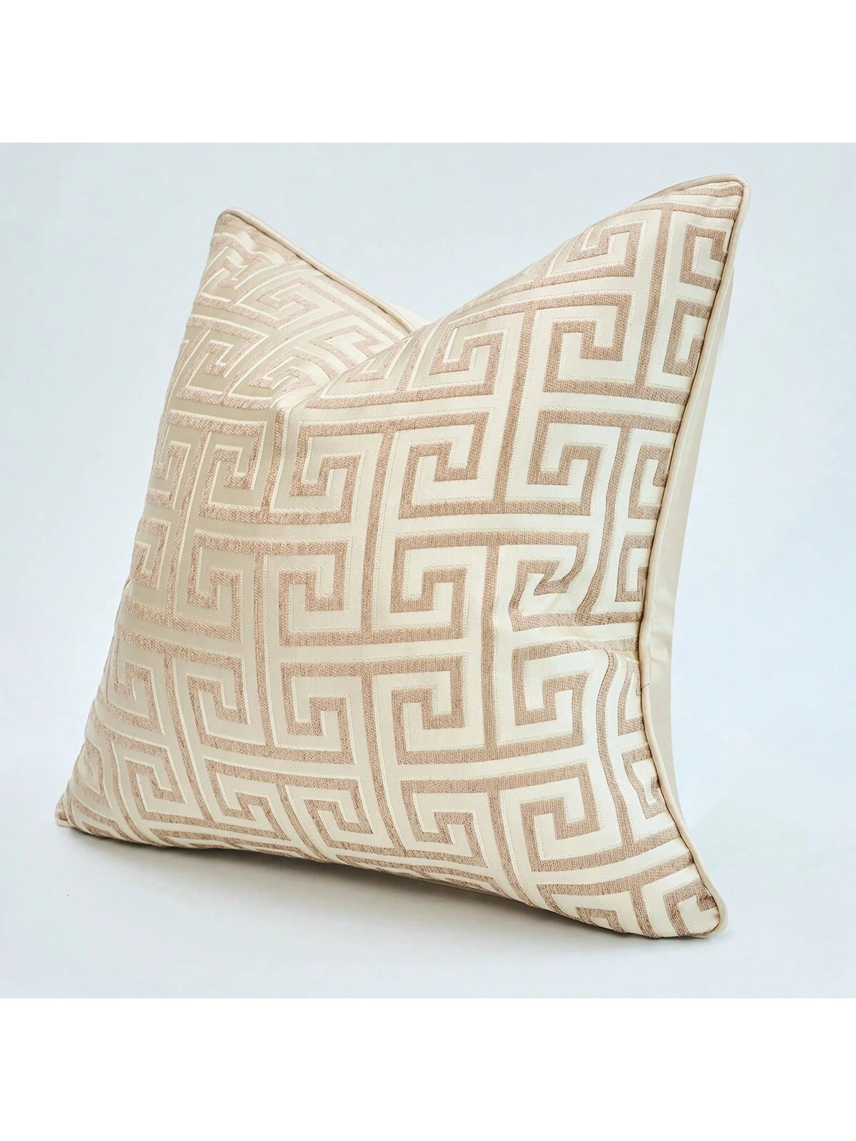1pc Gold Maze Pattern Pillow Cover, Luxury Jacquard Design, Available In Sizes: 45x45cm(18x18in)/ 50x50cm(20x20in), Multi-Size Options For Sofa, Living Room, Hotel, Outdoor Spaces, Etc. (Pillow Inser