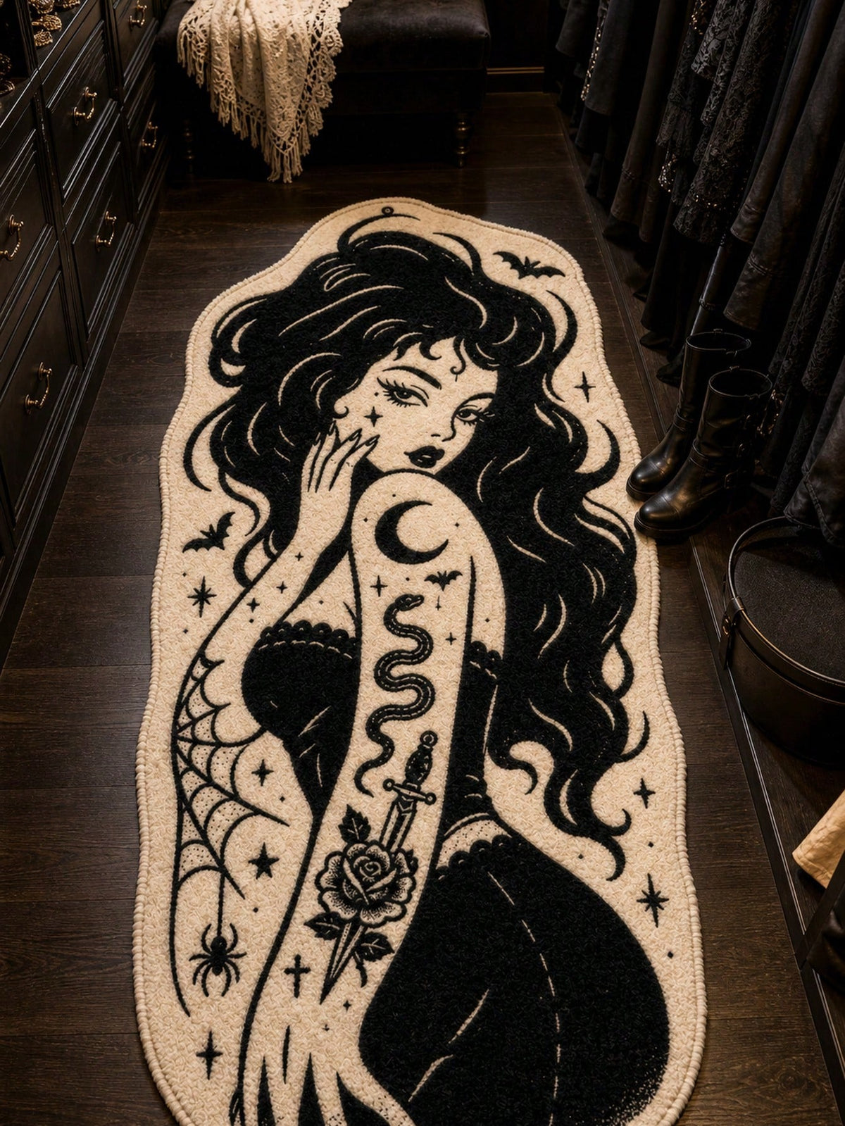 1pc Gothic Tattoo Girl Area Rug Black And White Witchy Pin Up Art Soft Plush Rug For Bedroom Living Room Dressing Room Vanity Dorm Grunge Punk Emo Dark Academia Aesthetic Whimsical Home Decor Cute Hal