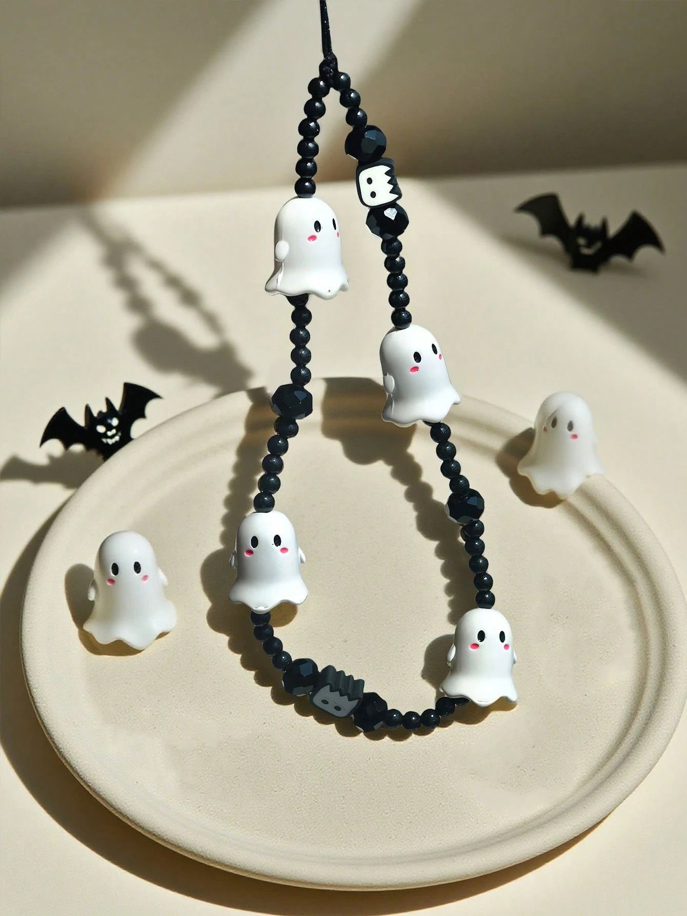 1pc Halloween Cute Ghost Resin Beaded Phone Lanyard Matte Black Crystal Round Bead Spooky Monster Charms Thin Black Nylon String Wrist Strap Decor For Cell Phone CCD Camera Earbud Case Backpack Gothic