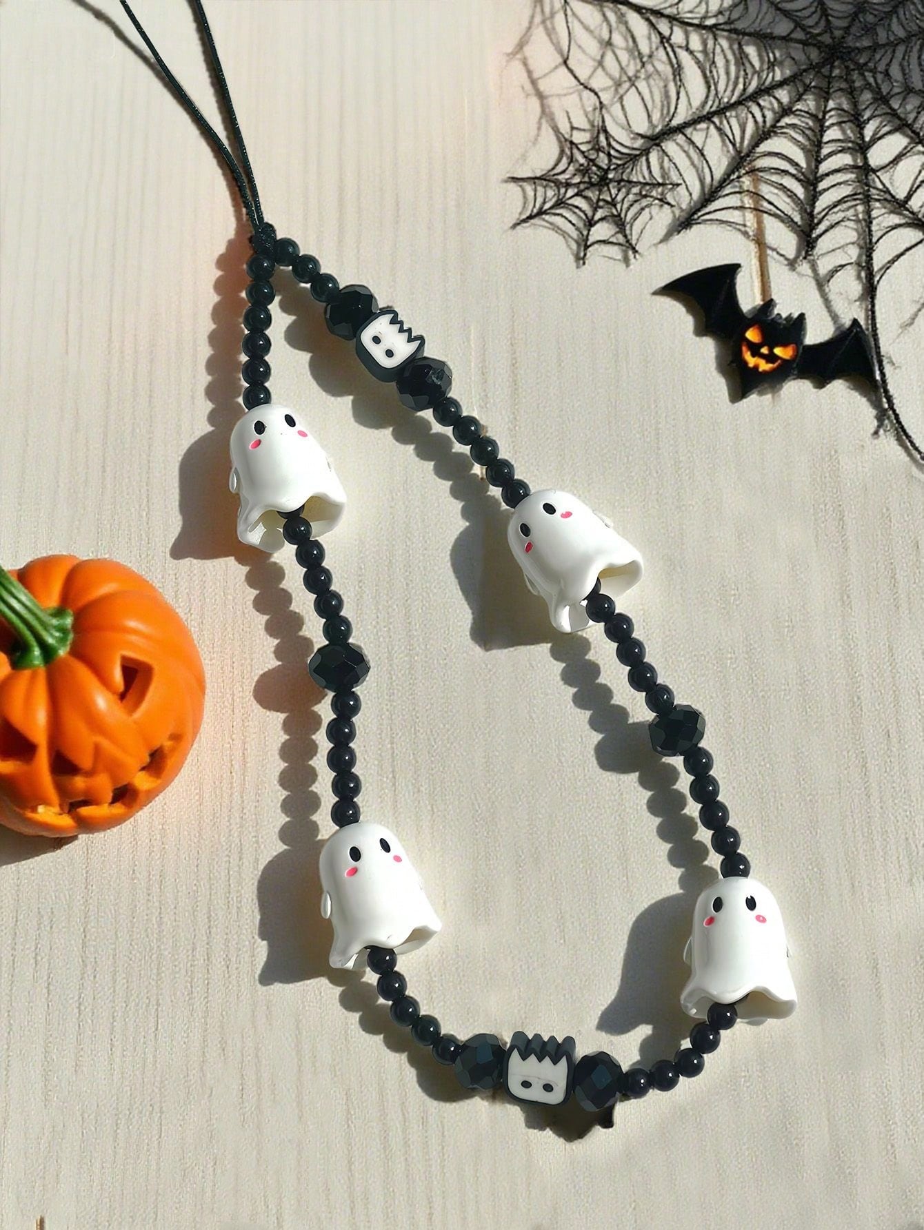 1pc Halloween Cute Ghost Resin Beaded Phone Lanyard Matte Black Crystal Round Bead Spooky Monster Charms Thin Black Nylon String Wrist Strap Decor For Cell Phone CCD Camera Earbud Case Backpack Gothic